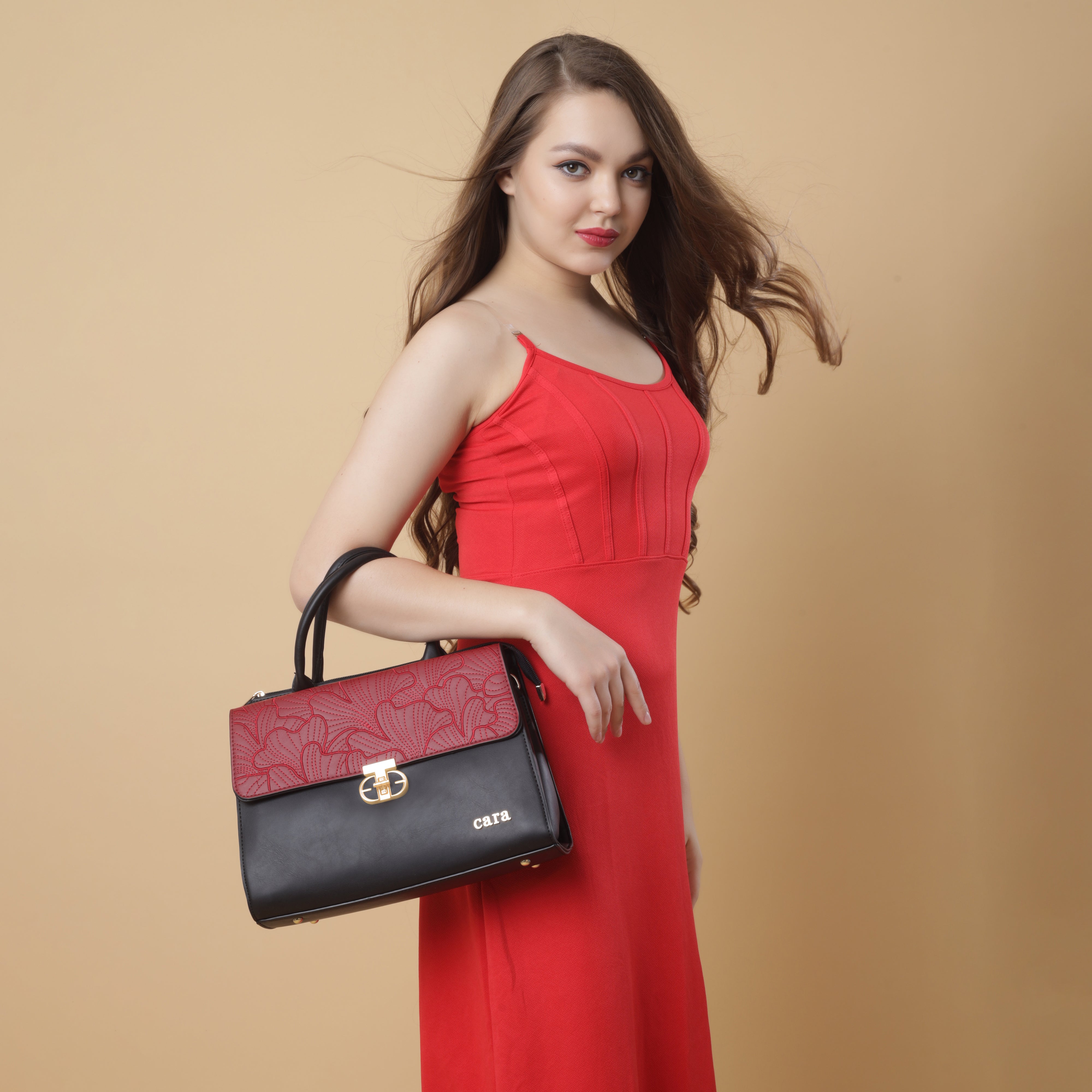 Black Royal Heritage Handbag | Cara