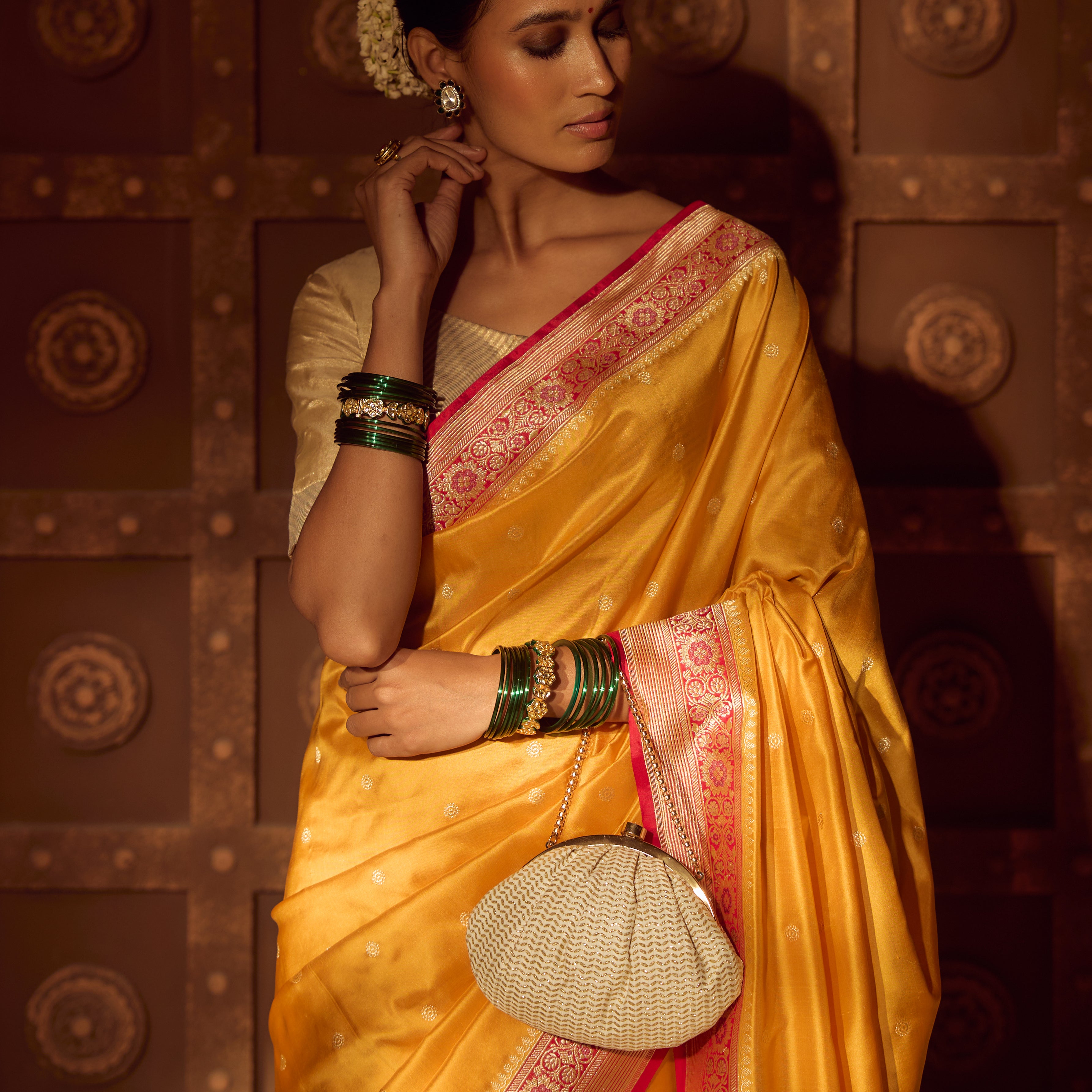 Beige Glamour Aura potlis | Cara