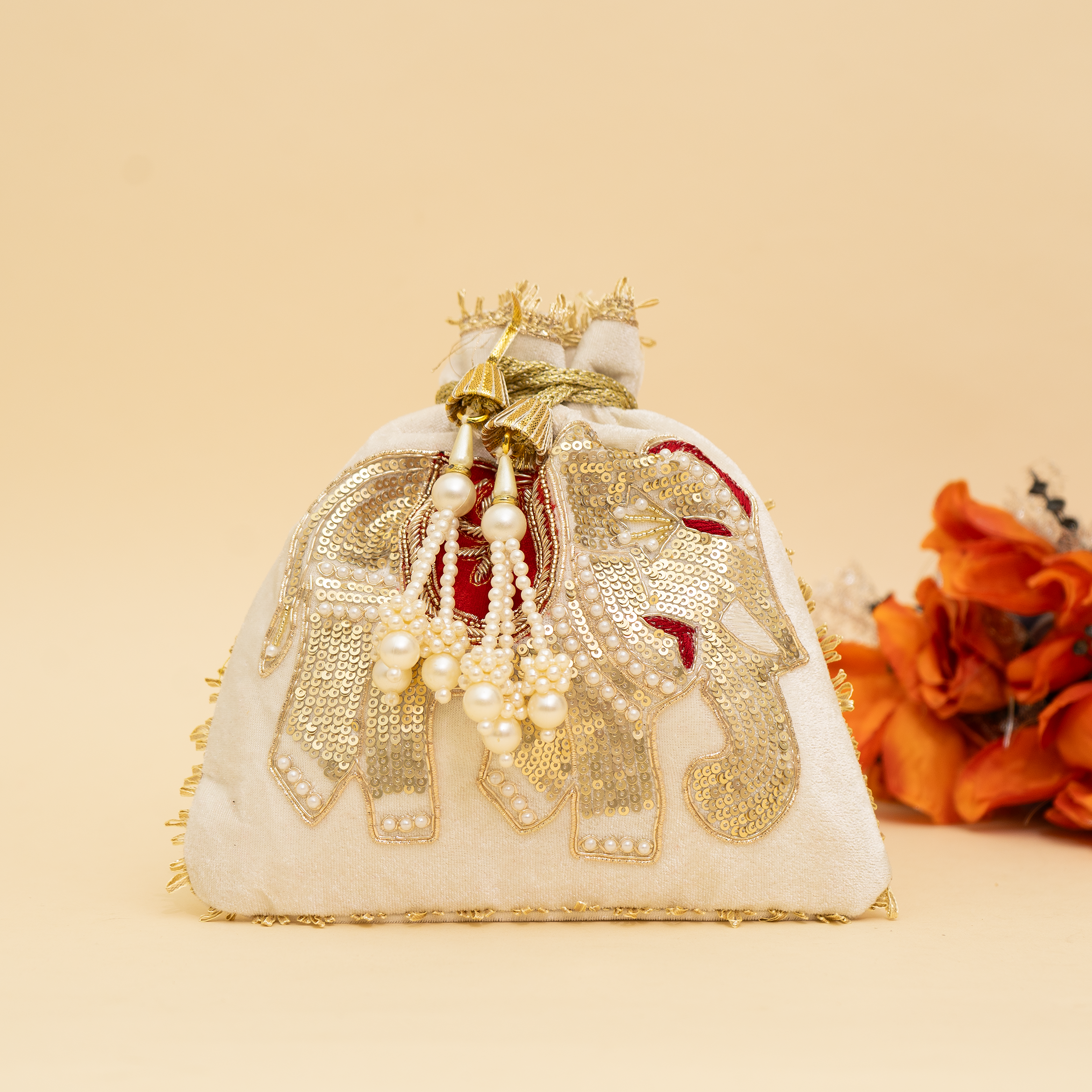 Rajsi Haathi Potli | Cara