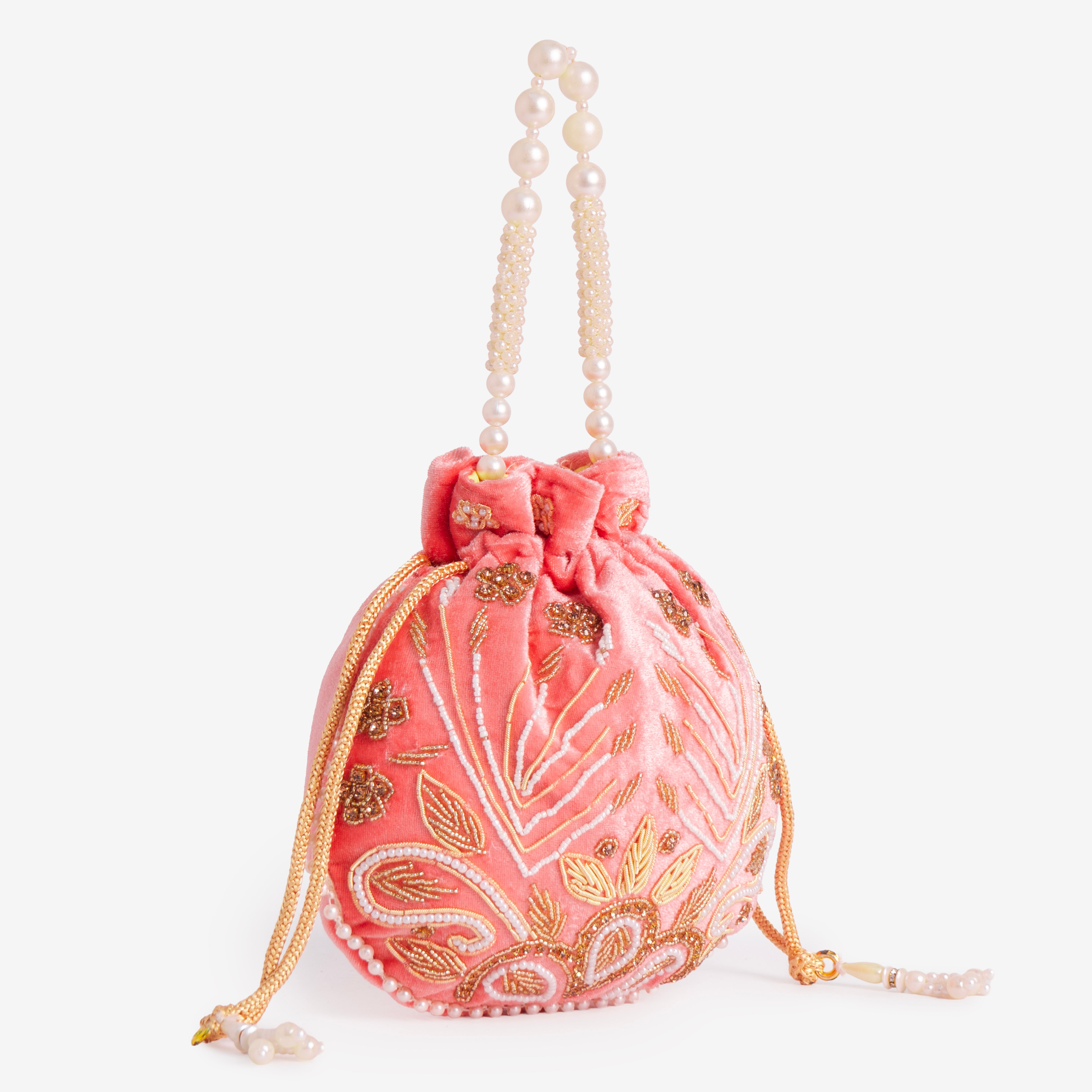 Majestic Charm | Cara