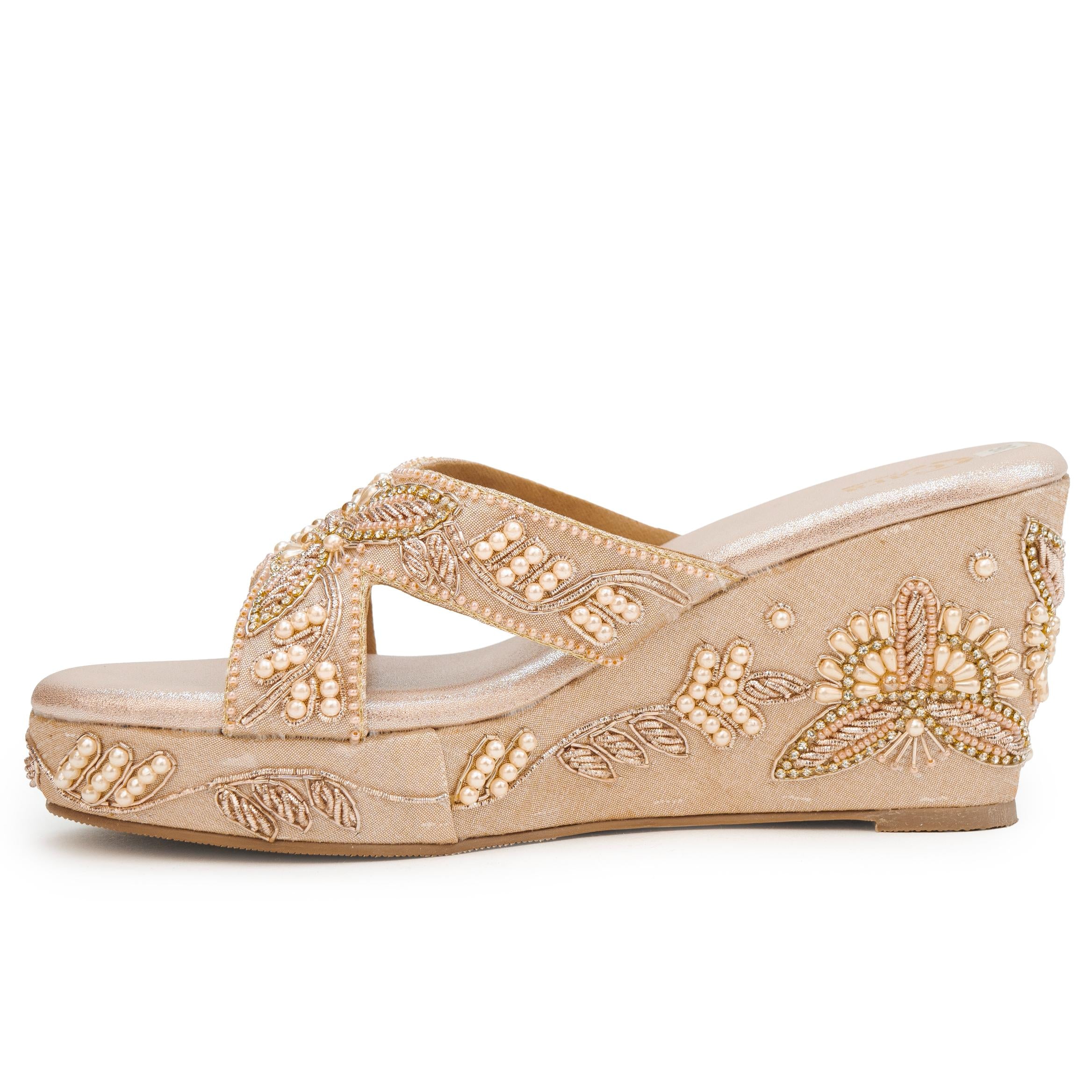Pearl Raisin Wedges