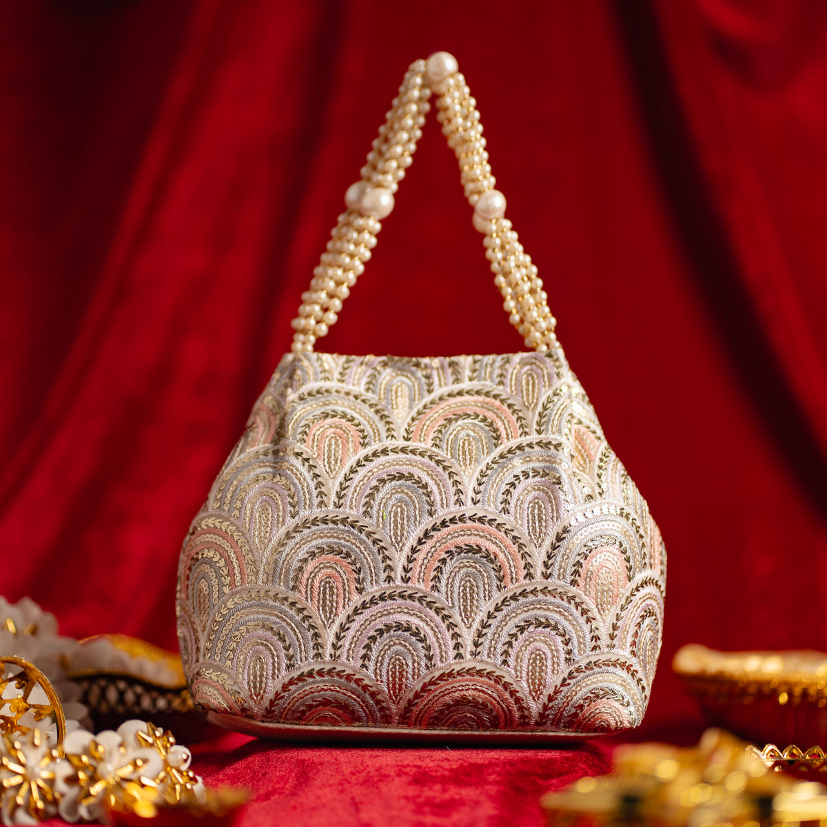Golden Grace Potli | cara