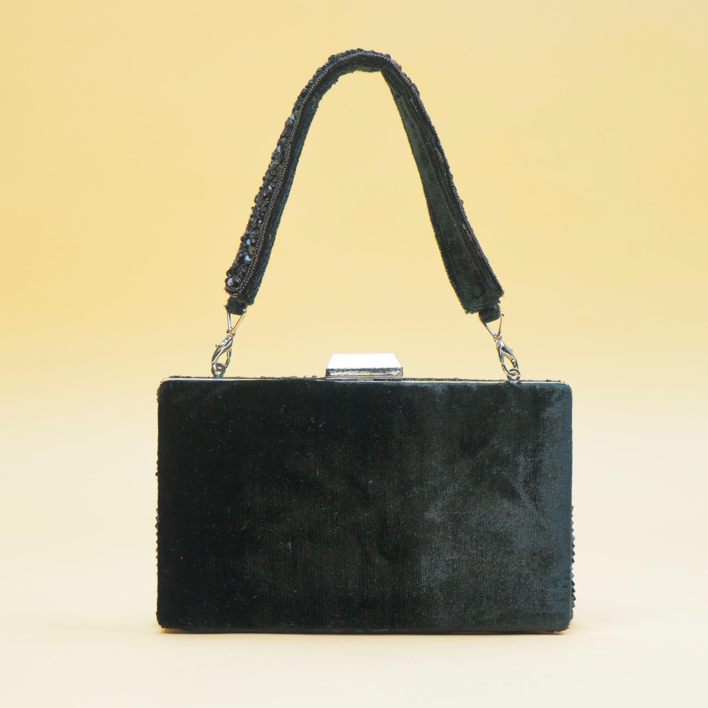 Timeless Pearl Gold Clutch