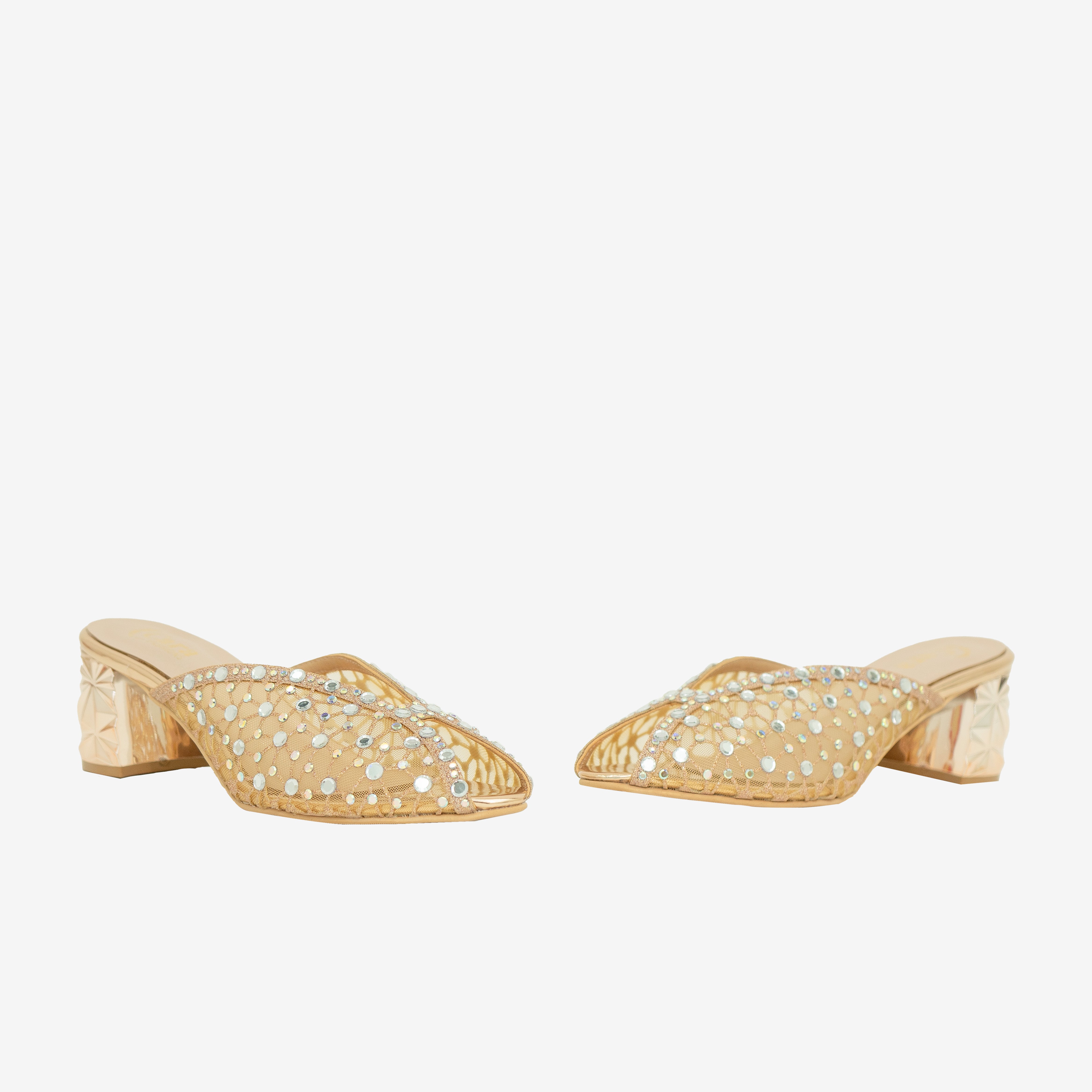 ROSE GOLD Radiance Walk | Cara