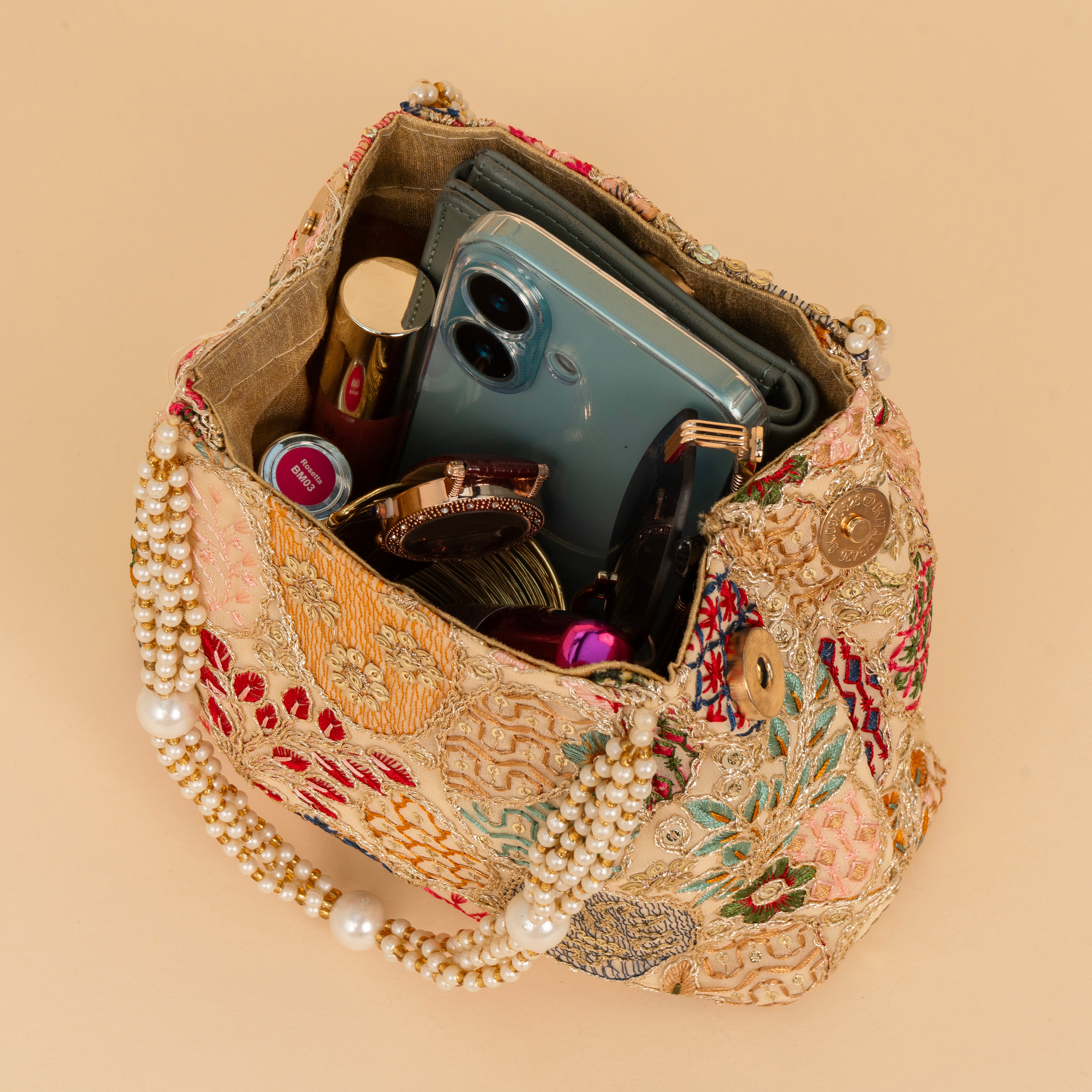 Opulent Pearl Potli