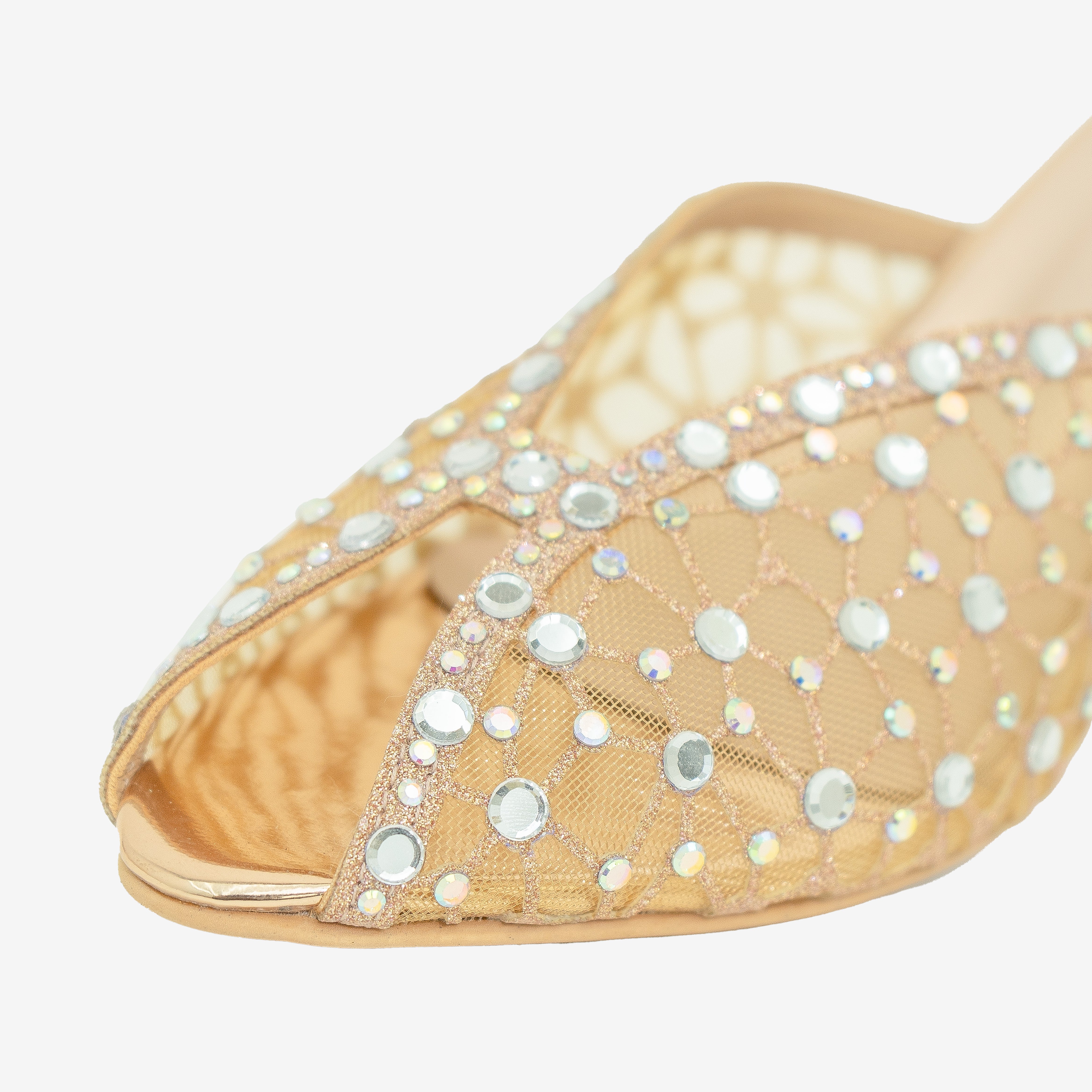 ROSE GOLD Radiance Walk | Cara