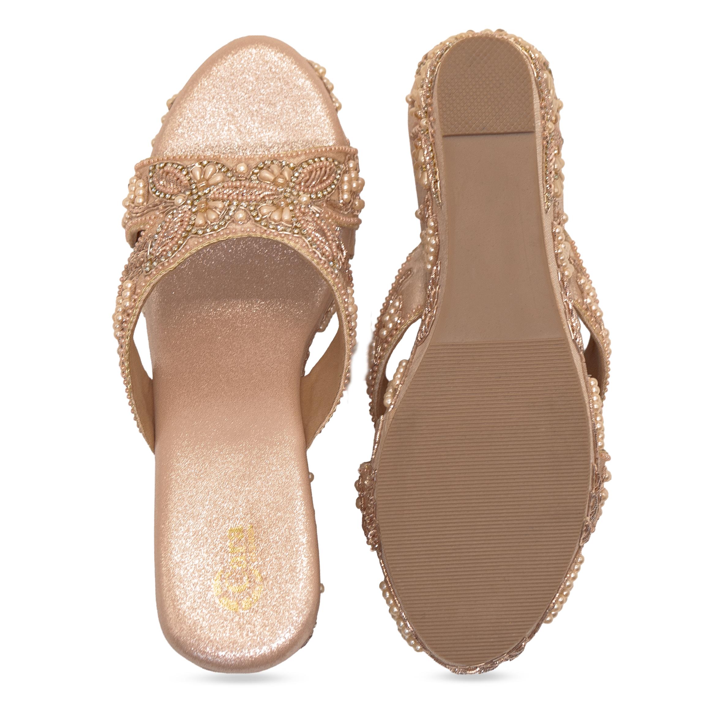Pearl Raisin Wedges