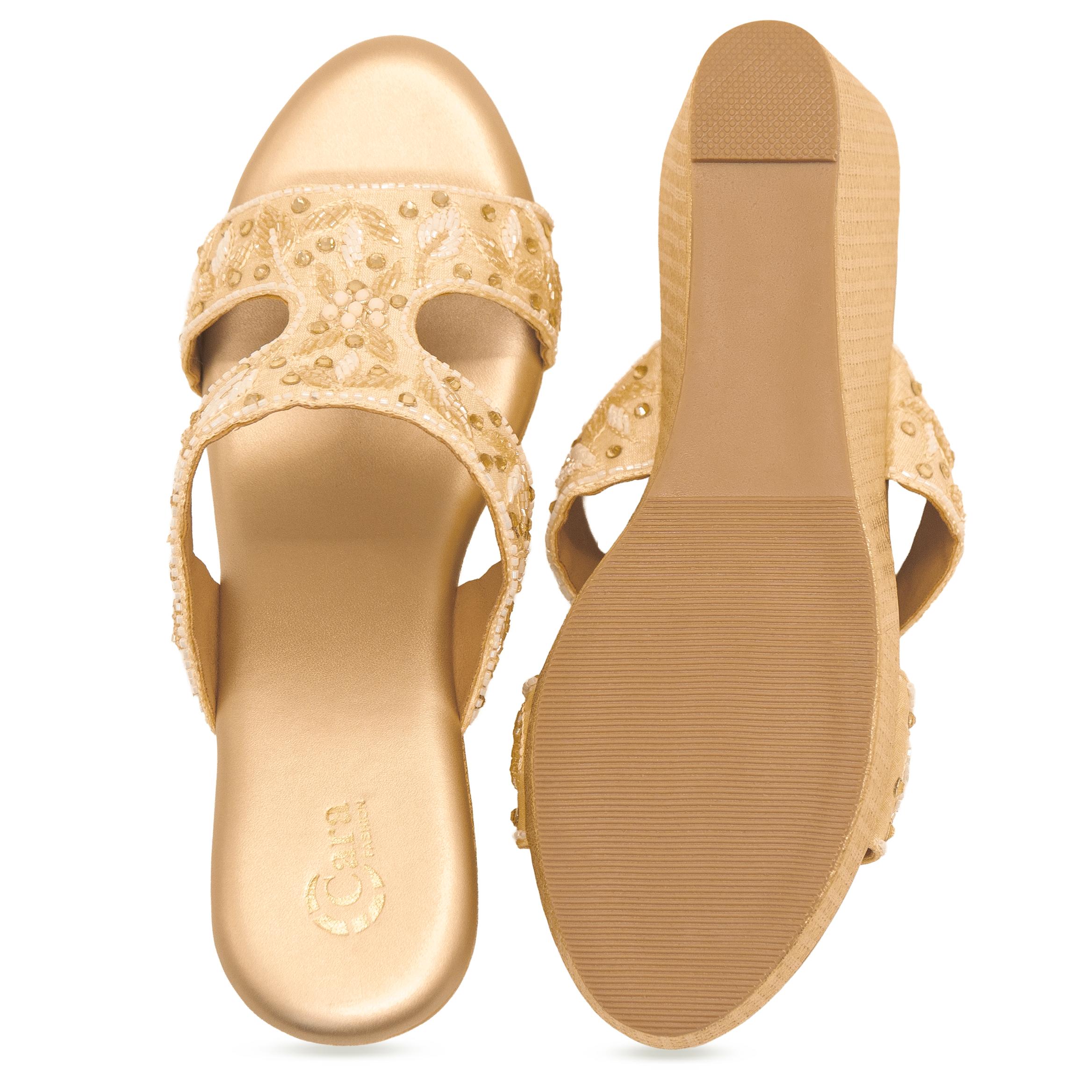 Leaflet Crystals Wedges