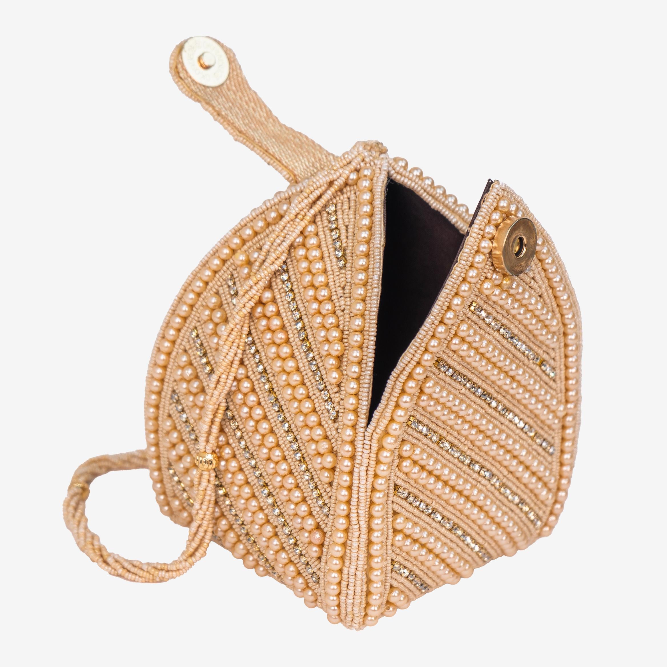 Linear Pearl Glam Potli