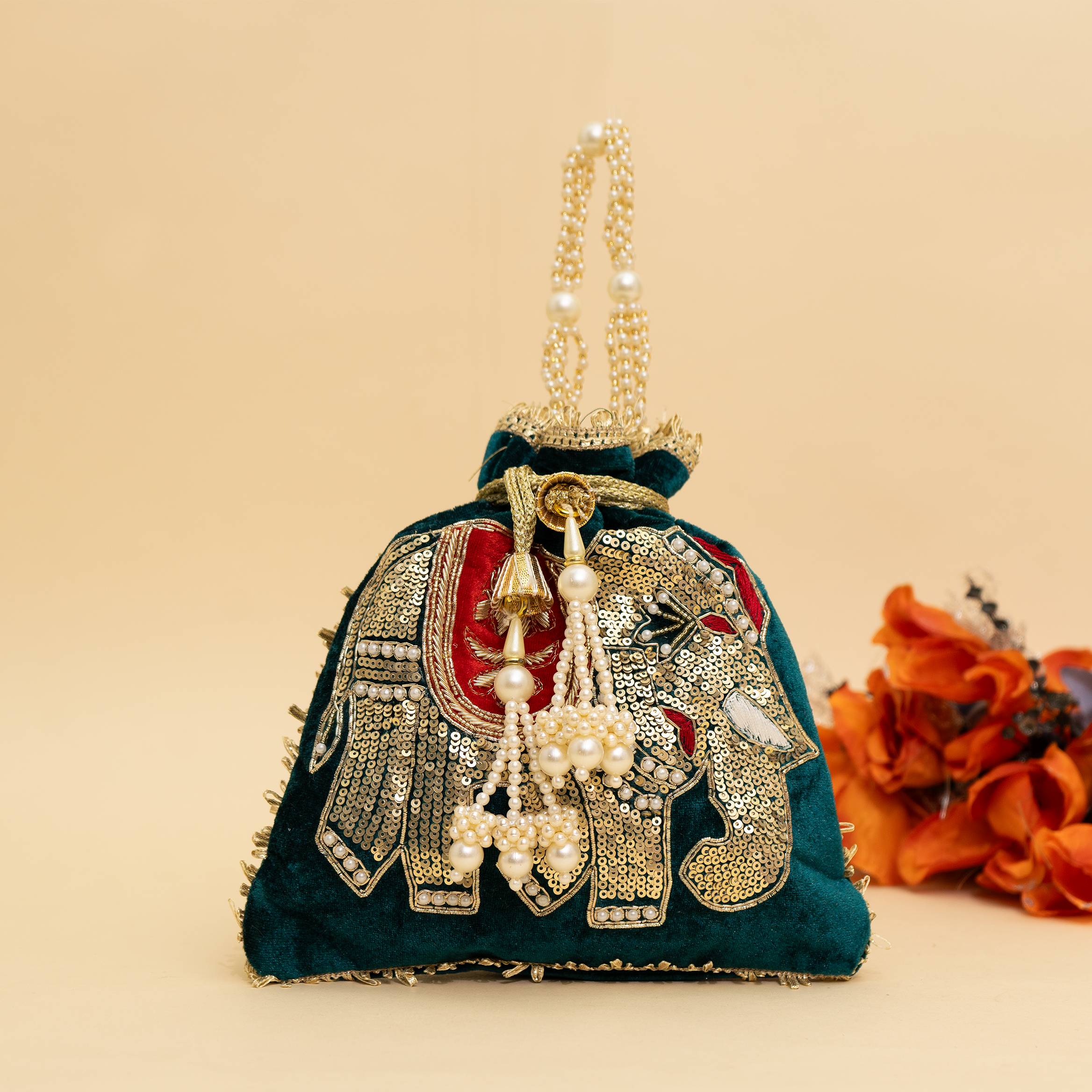 Rajsi Haathi Potli | Cara