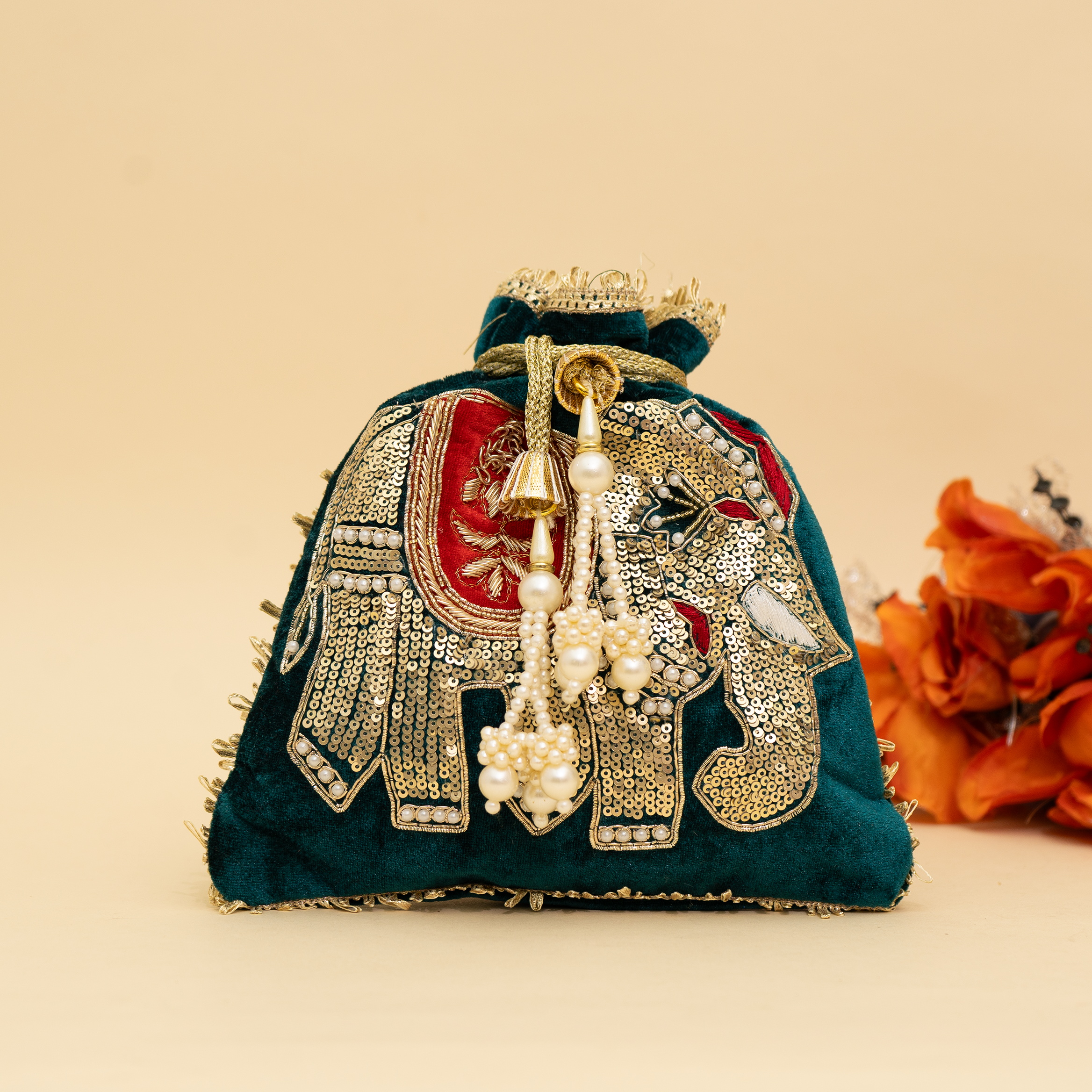 Rajsi Haathi Potli | Cara