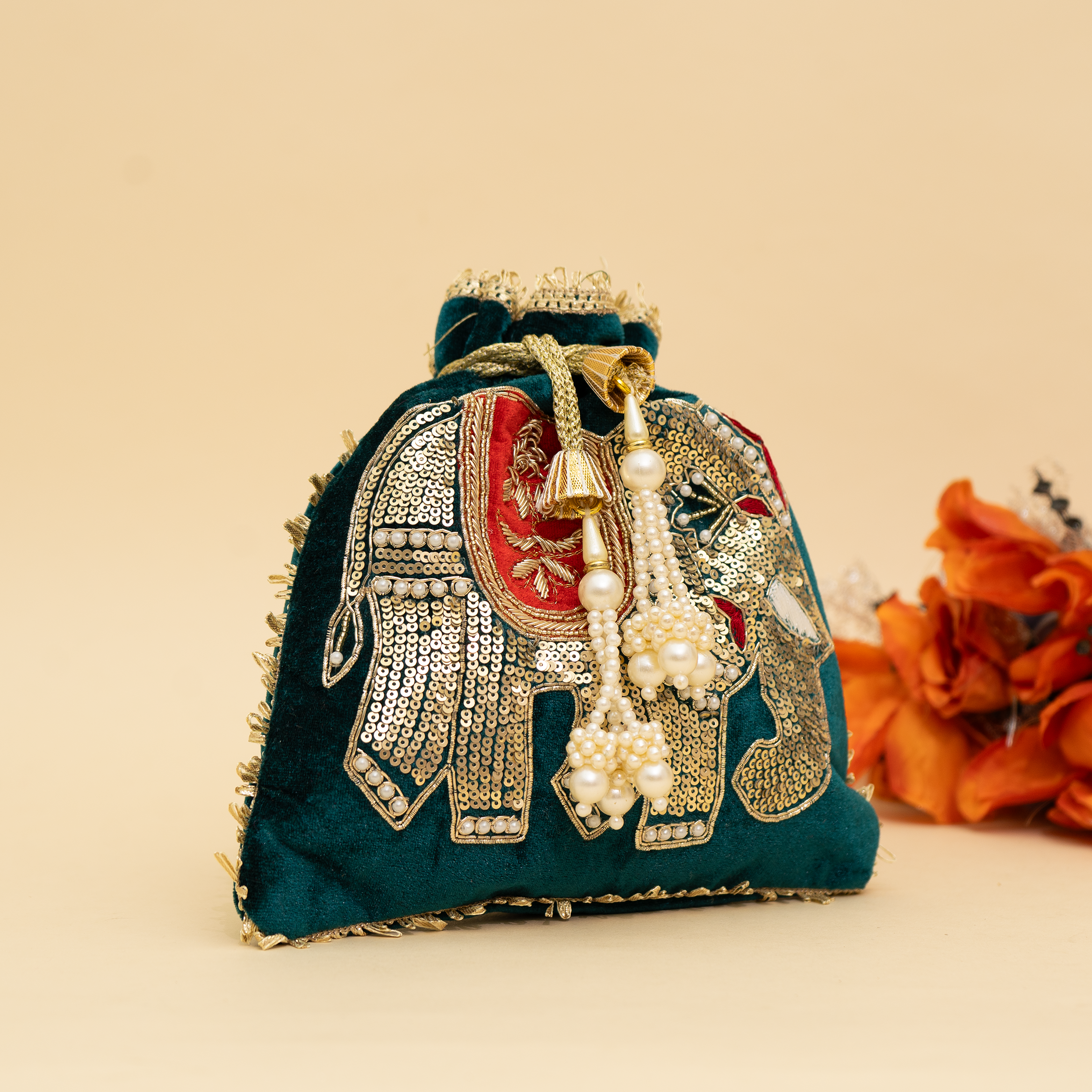 Rajsi Haathi Potli | Cara