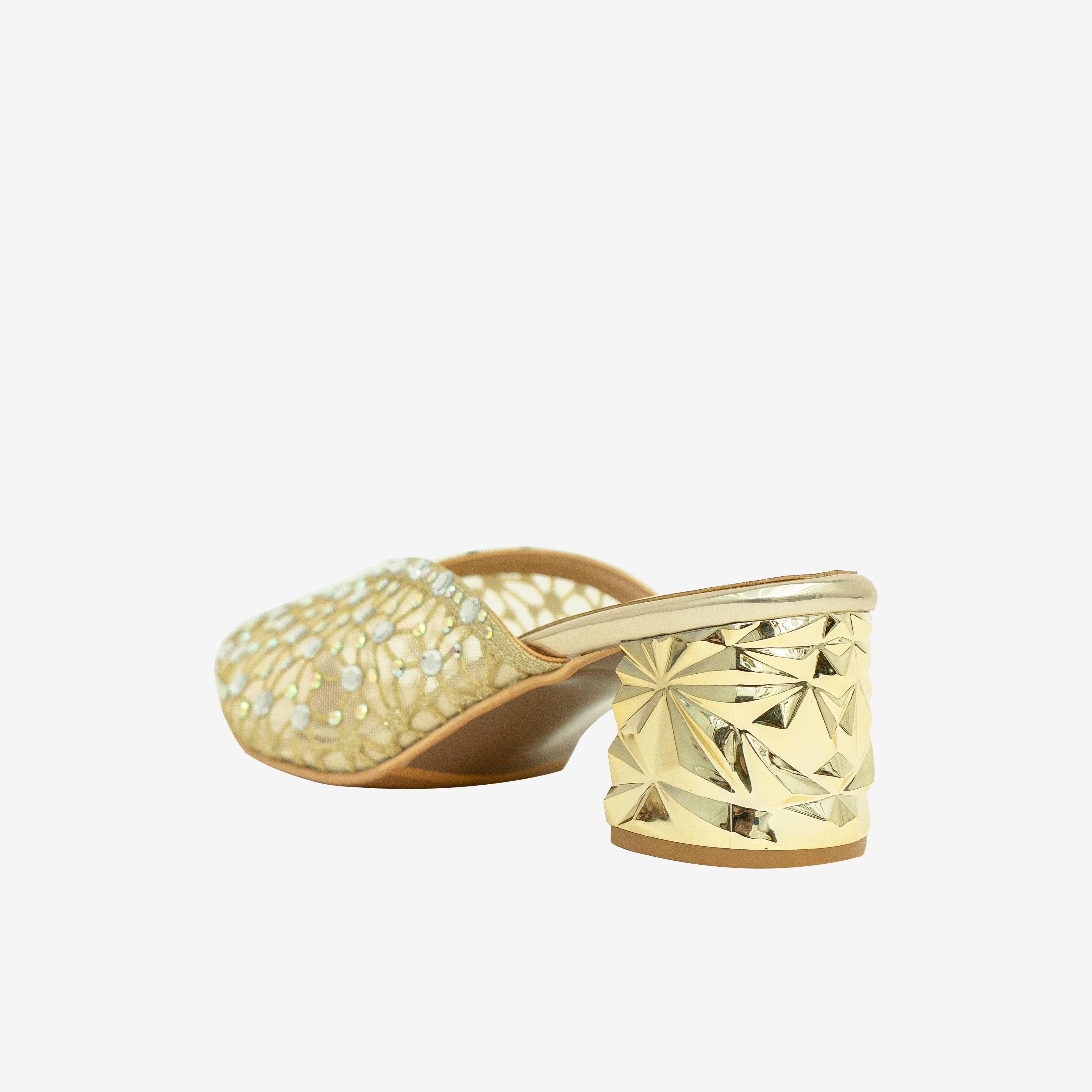 GOLD Radiance Walk | Cara