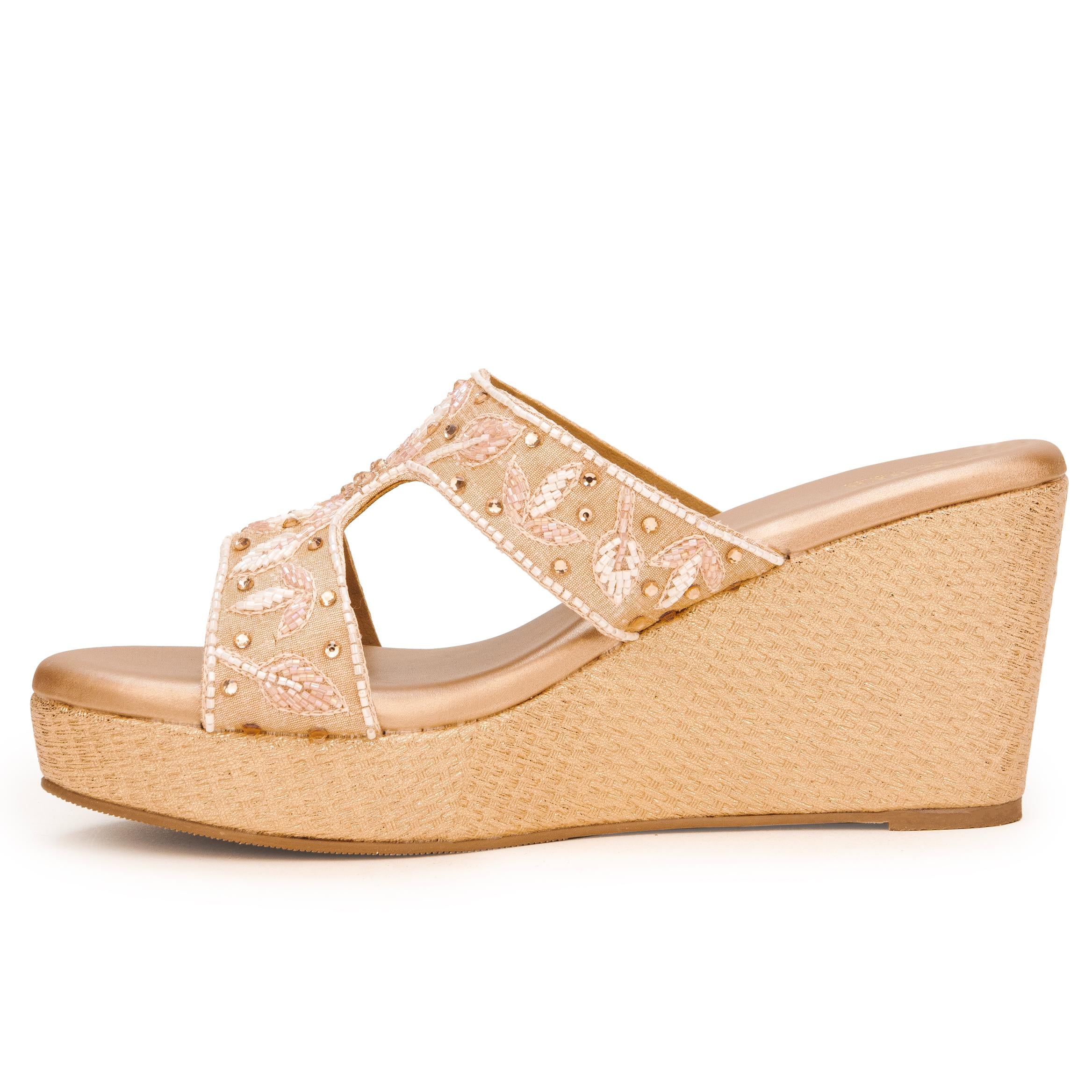 Leaflet Crystals Wedges