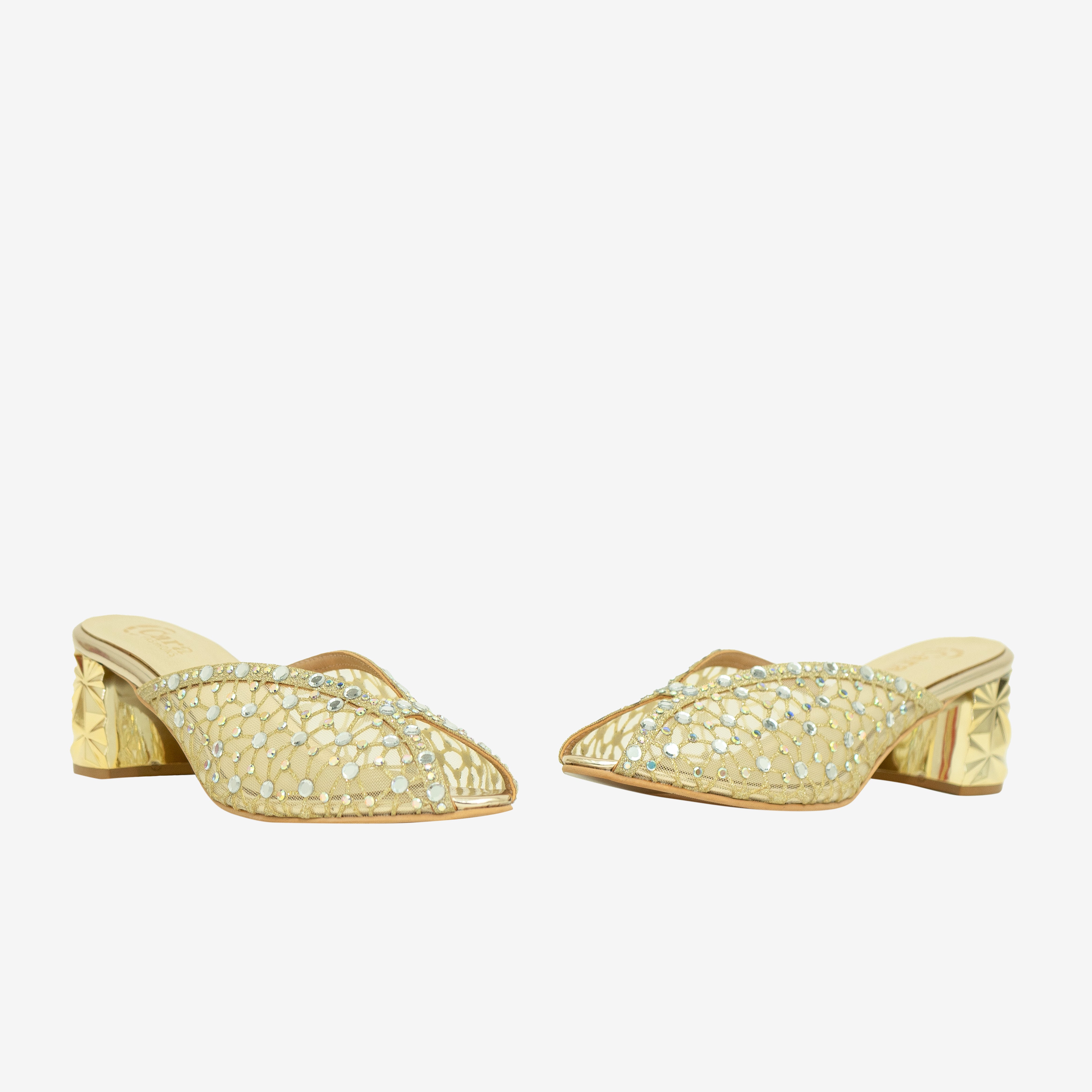 GOLD Radiance Walk | Cara