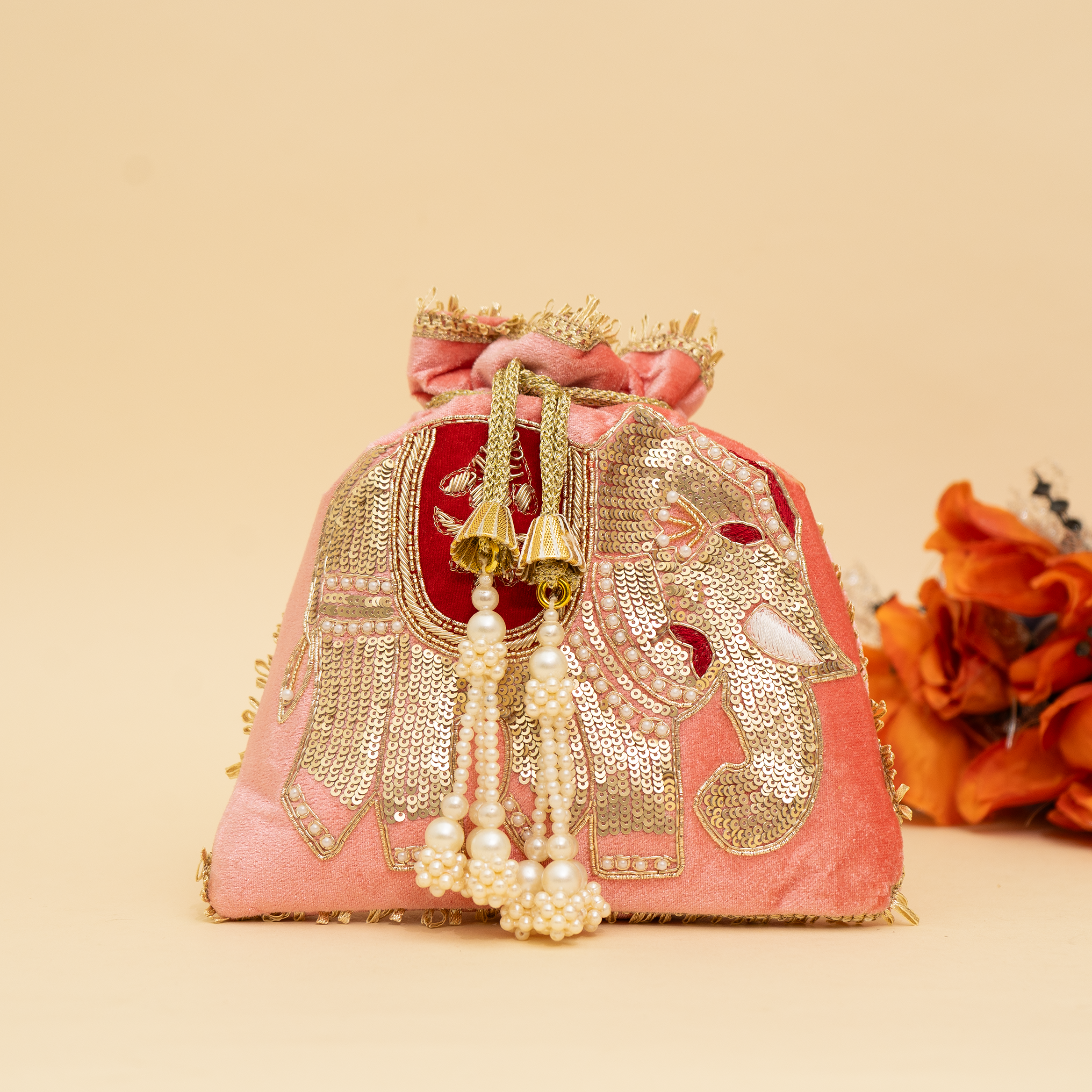 Rajsi Haathi Potli | Cara