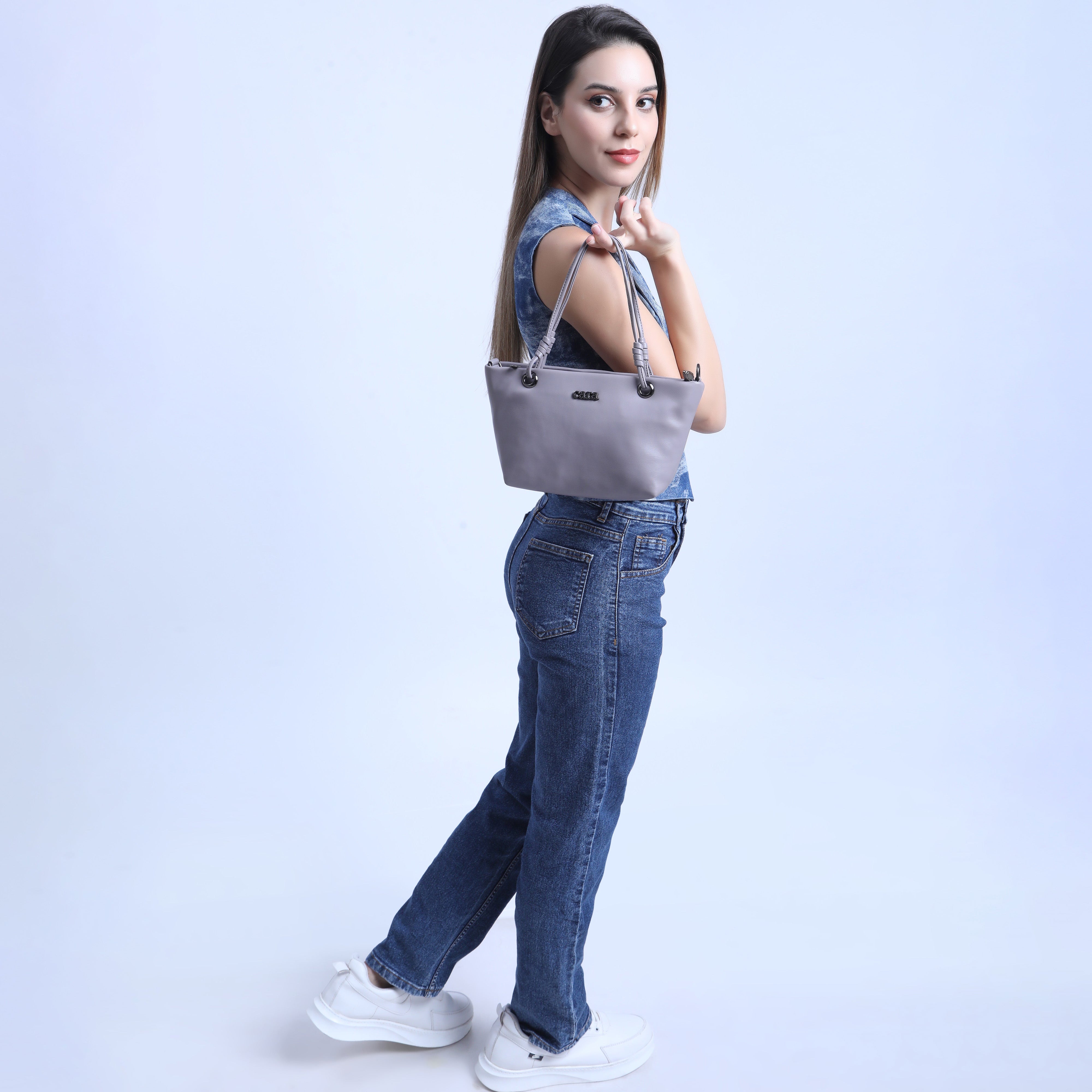 Grey Delightful Slingbag | Cara