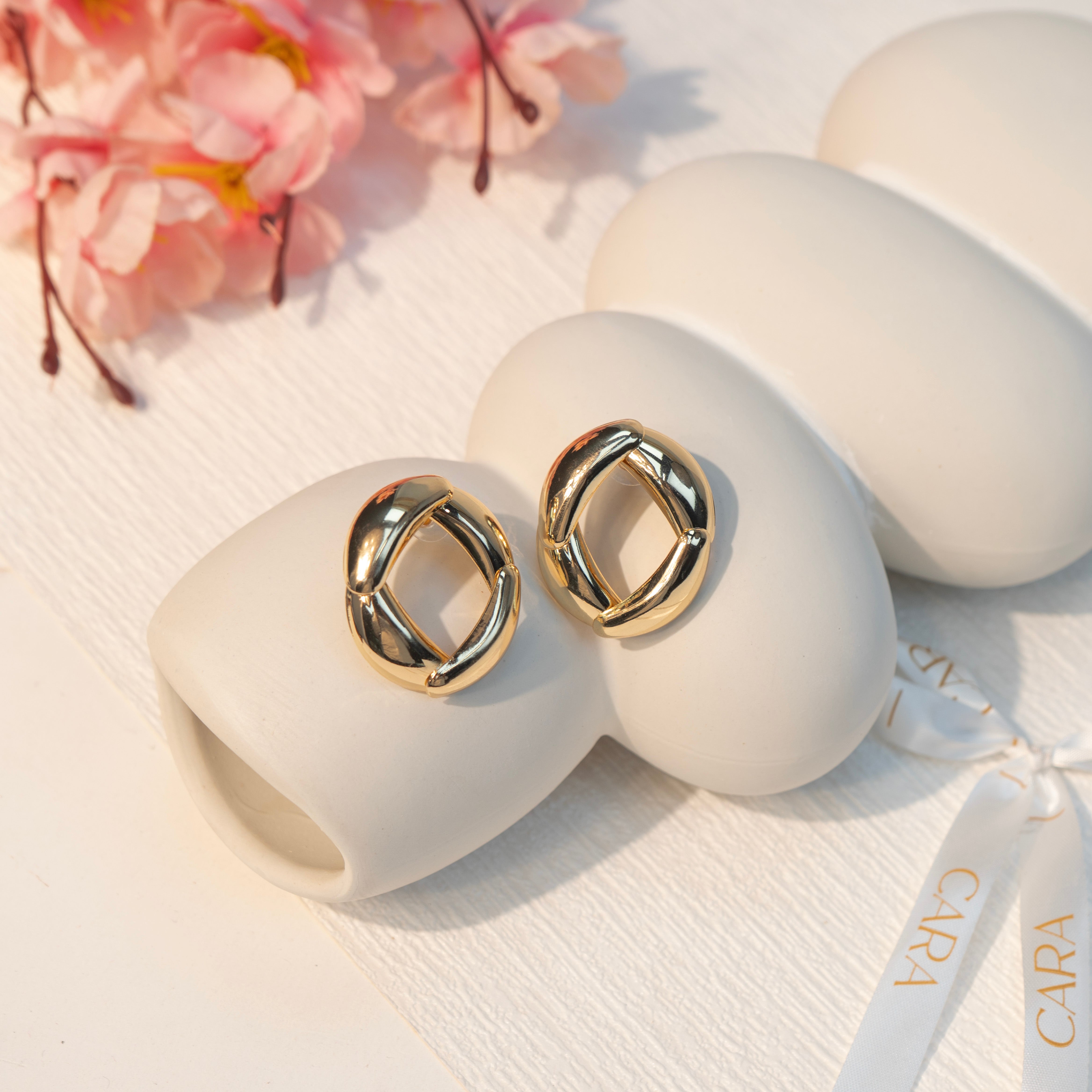 Golden Vow Earrings