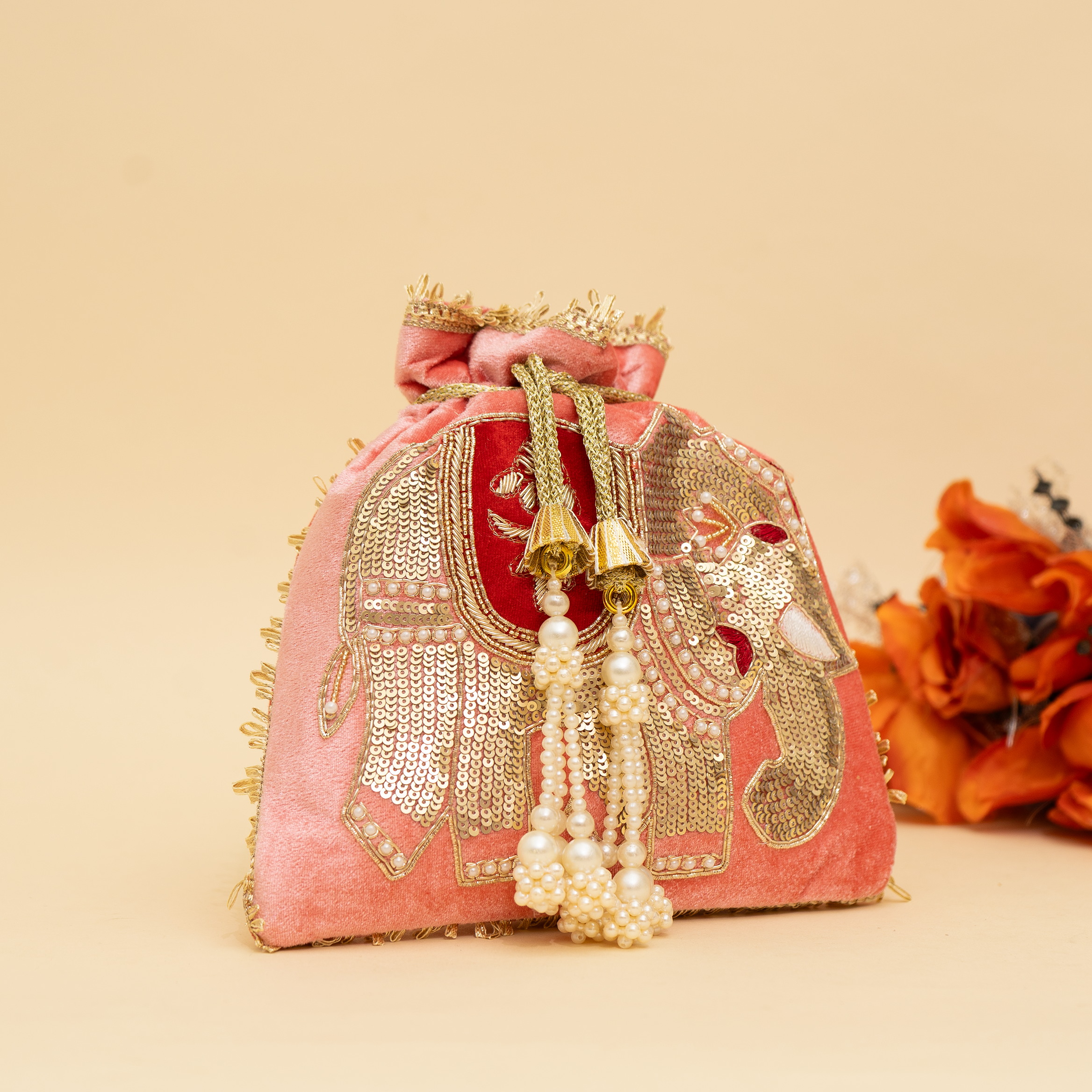 Rajsi Haathi Potli | Cara