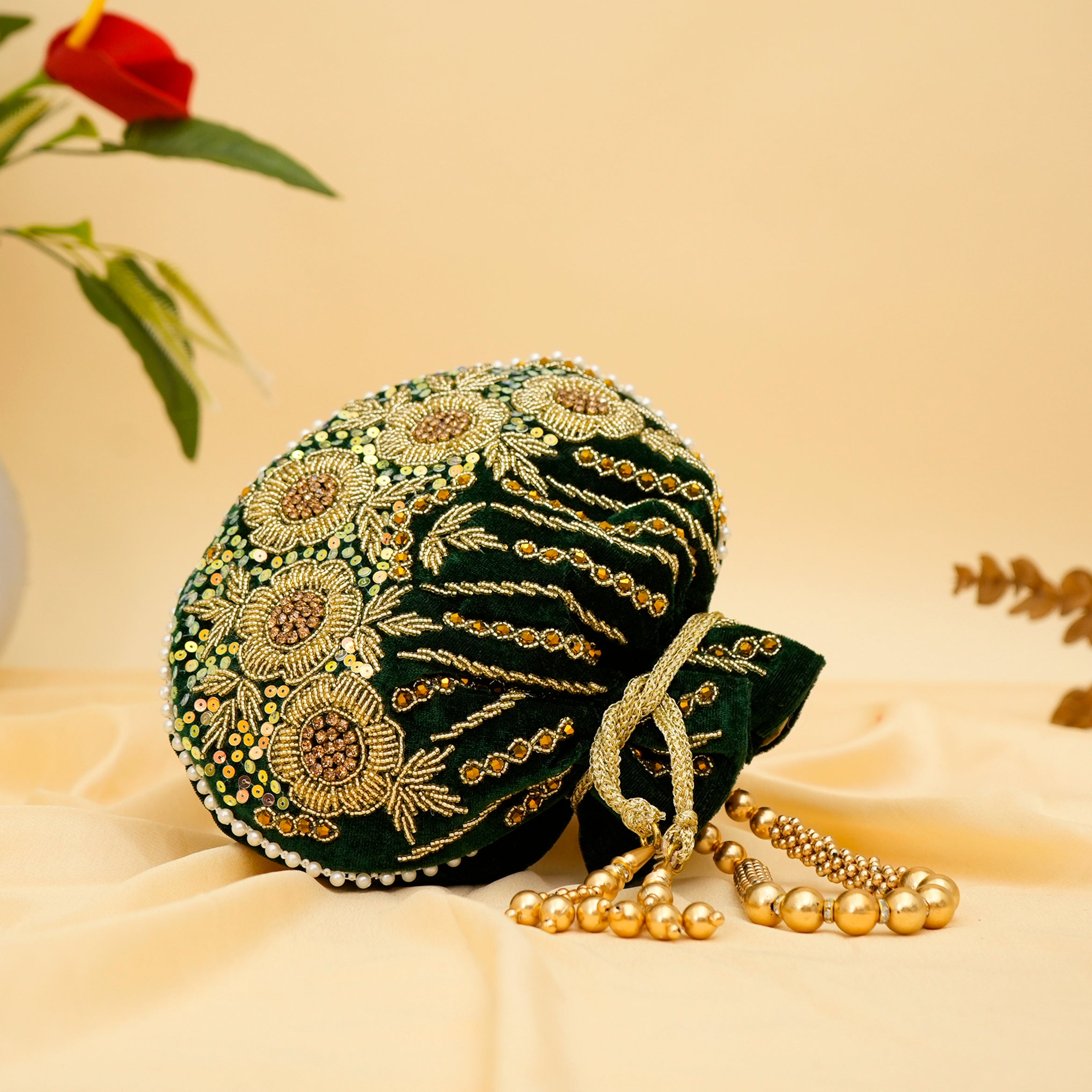 Graceful Threads Potli