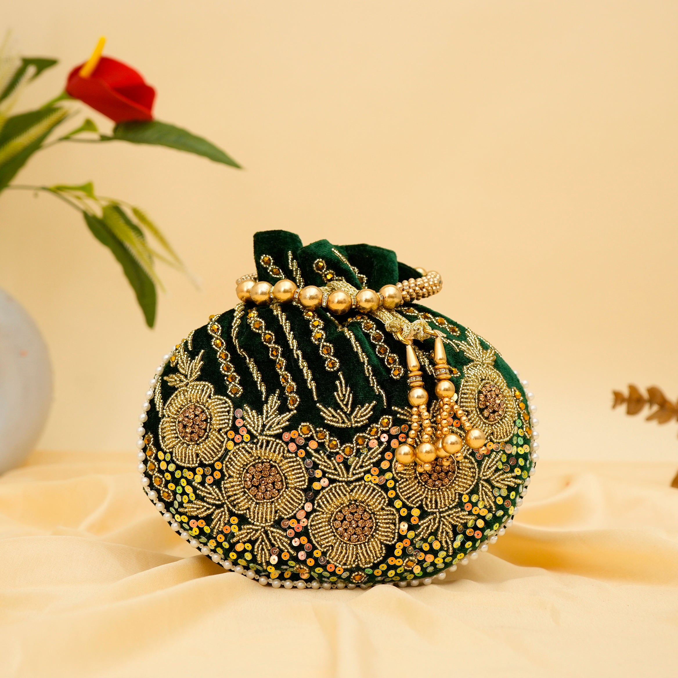 Graceful Threads Potli