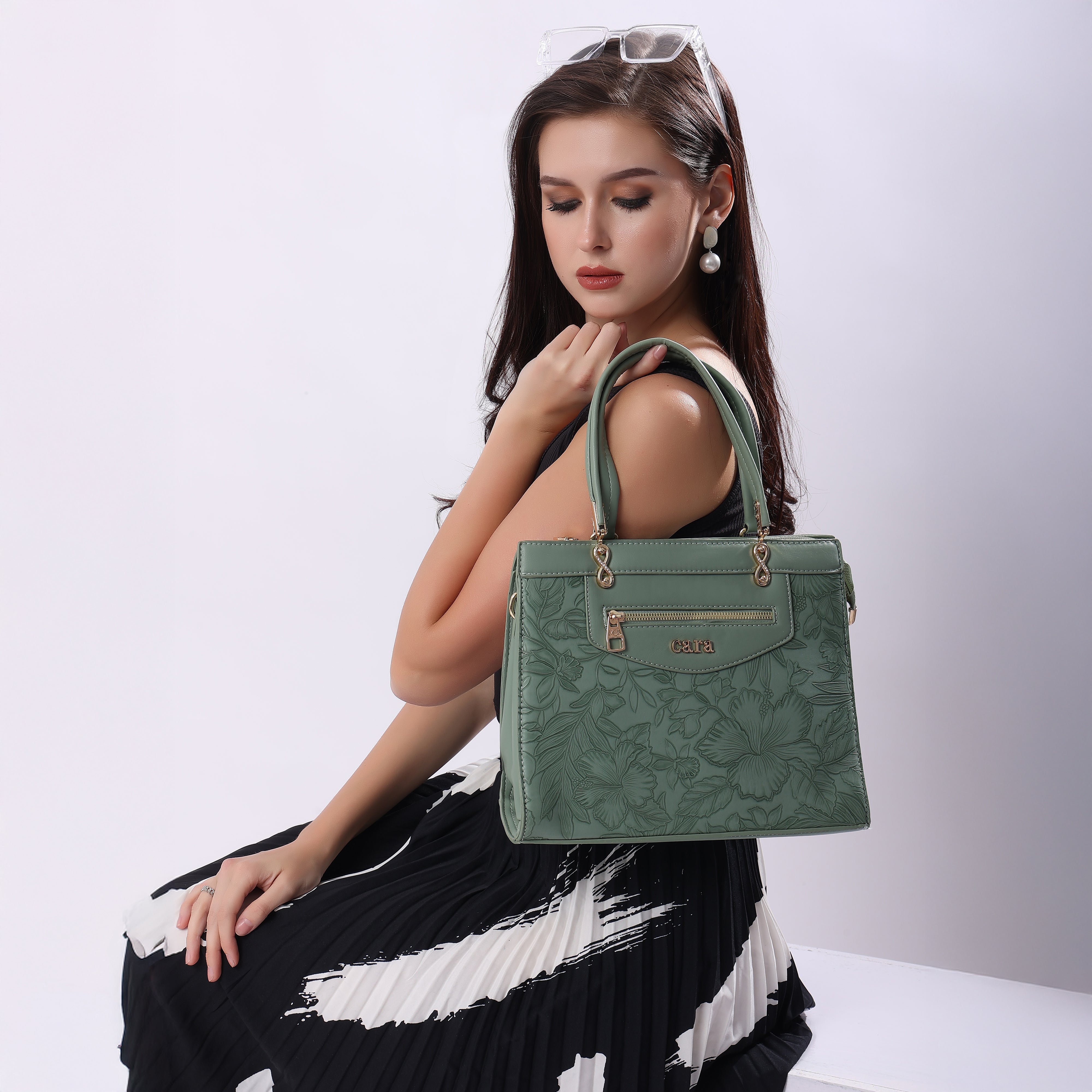 Chic Green Handbag | CARA