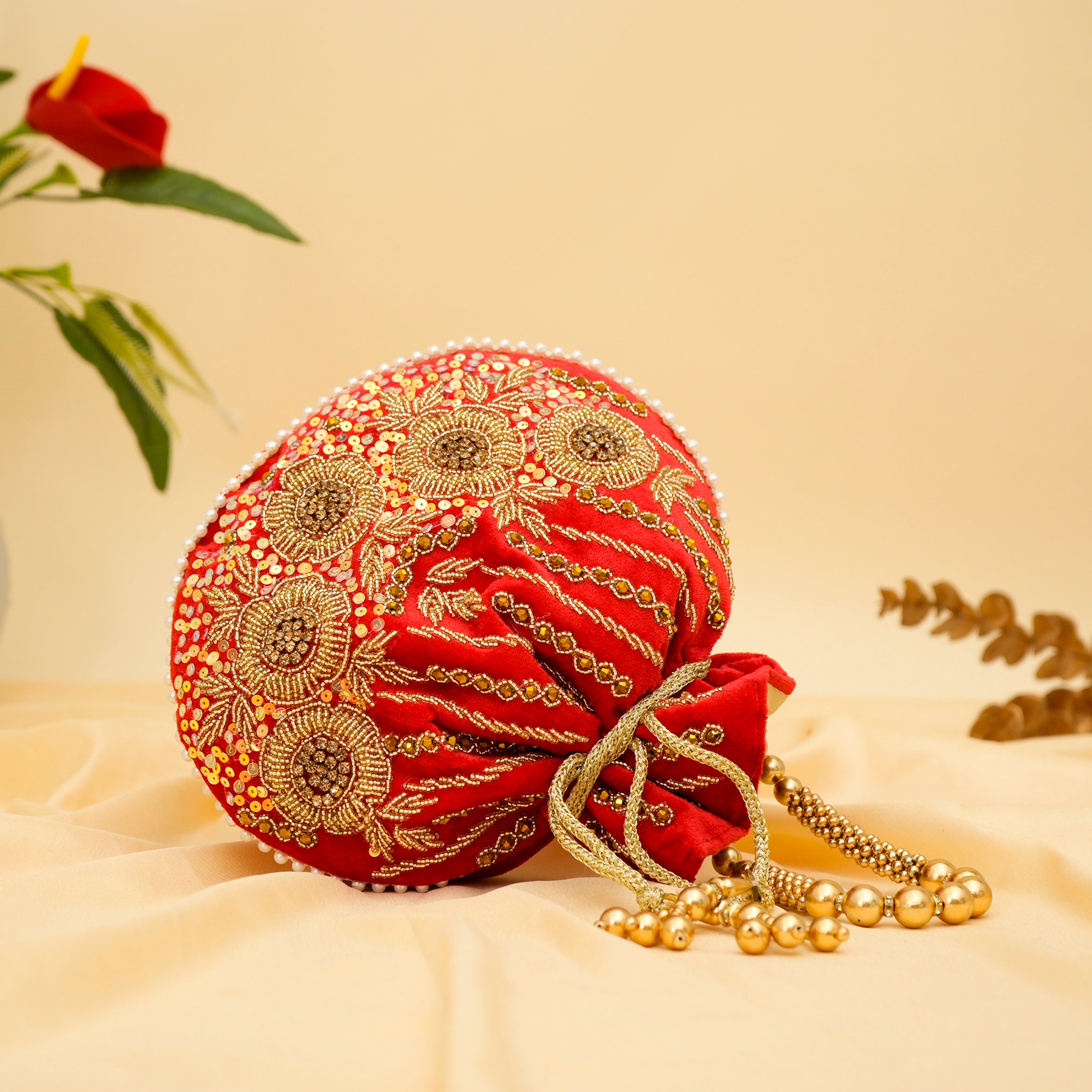 Graceful Threads Potli