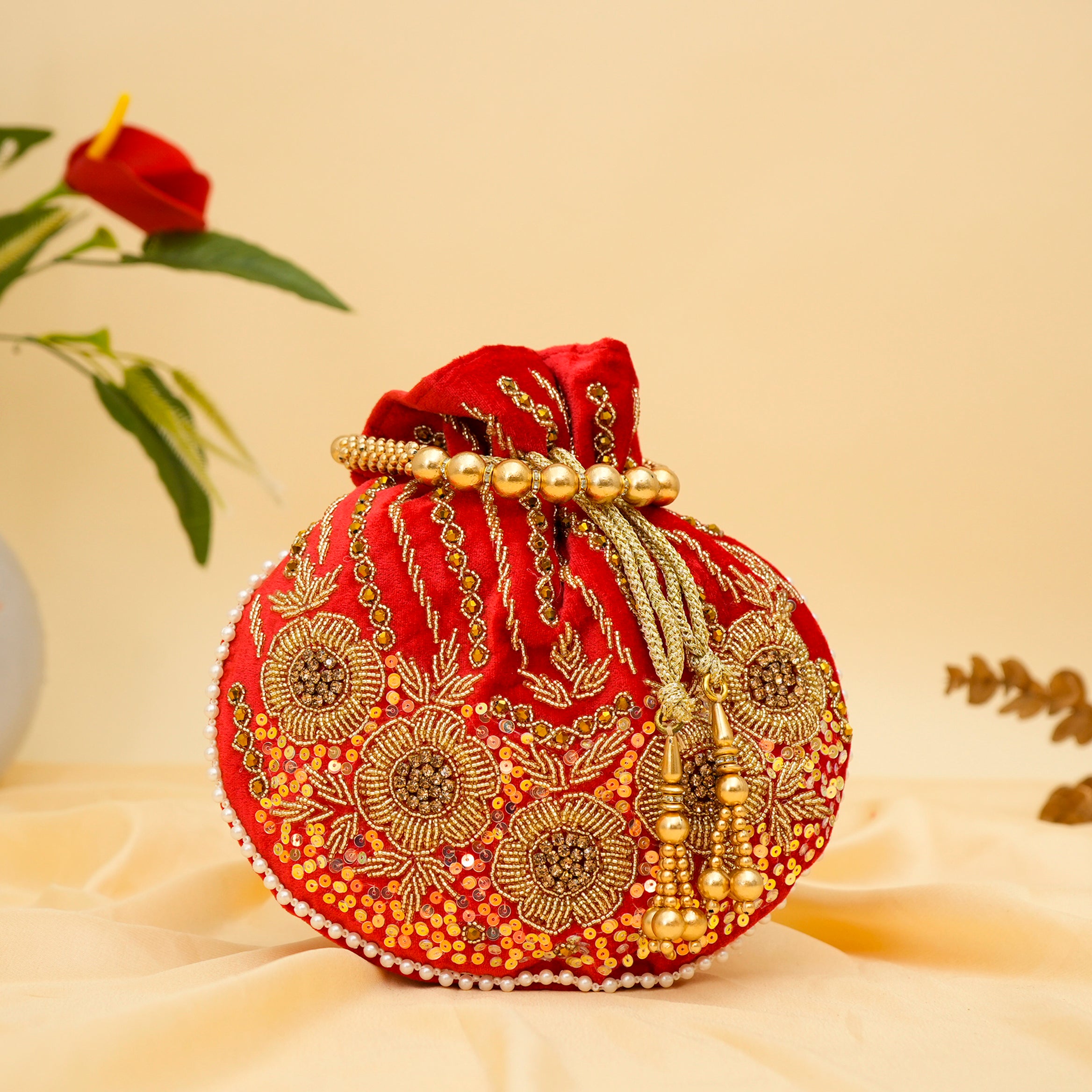 Graceful Threads Potli