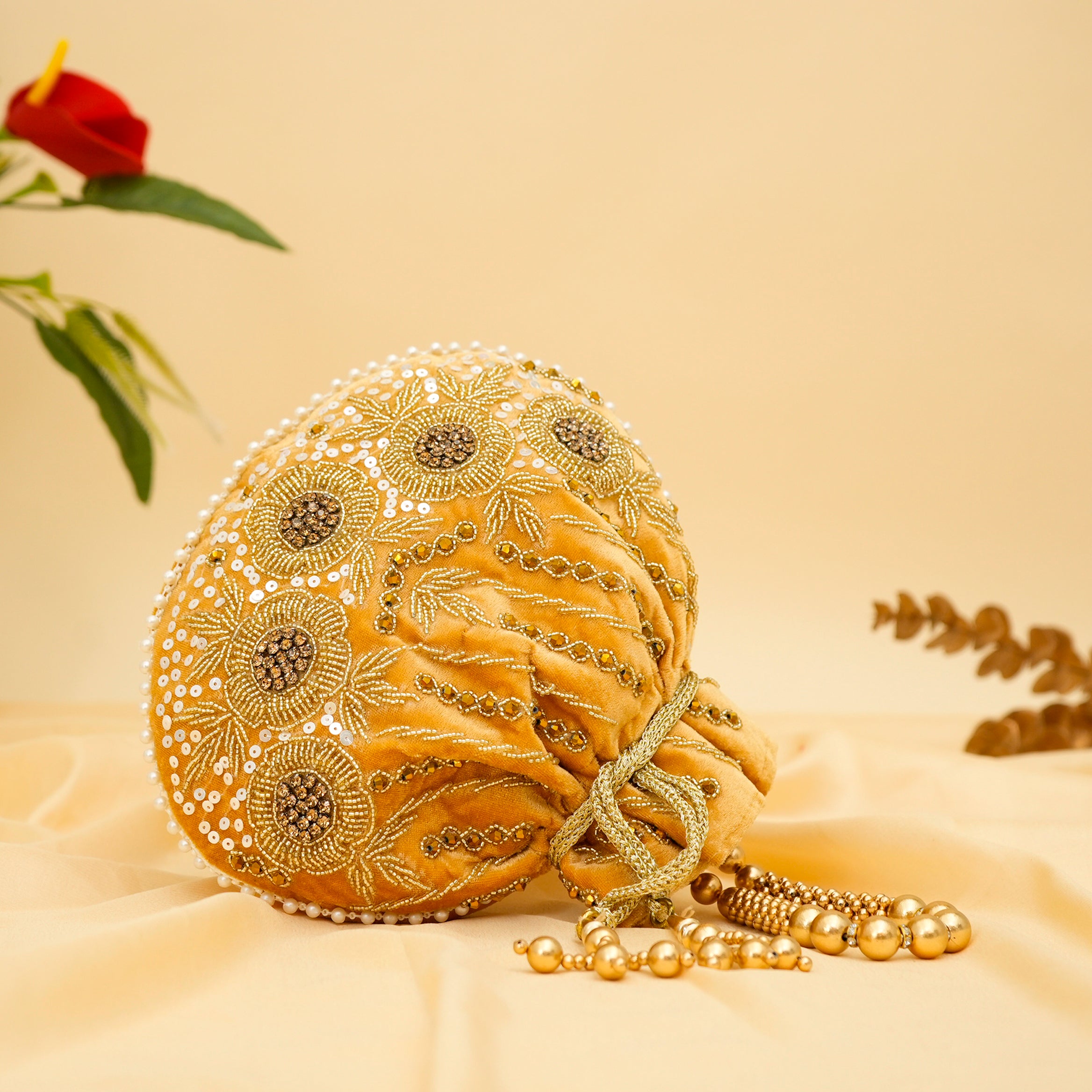 Graceful Threads Potli