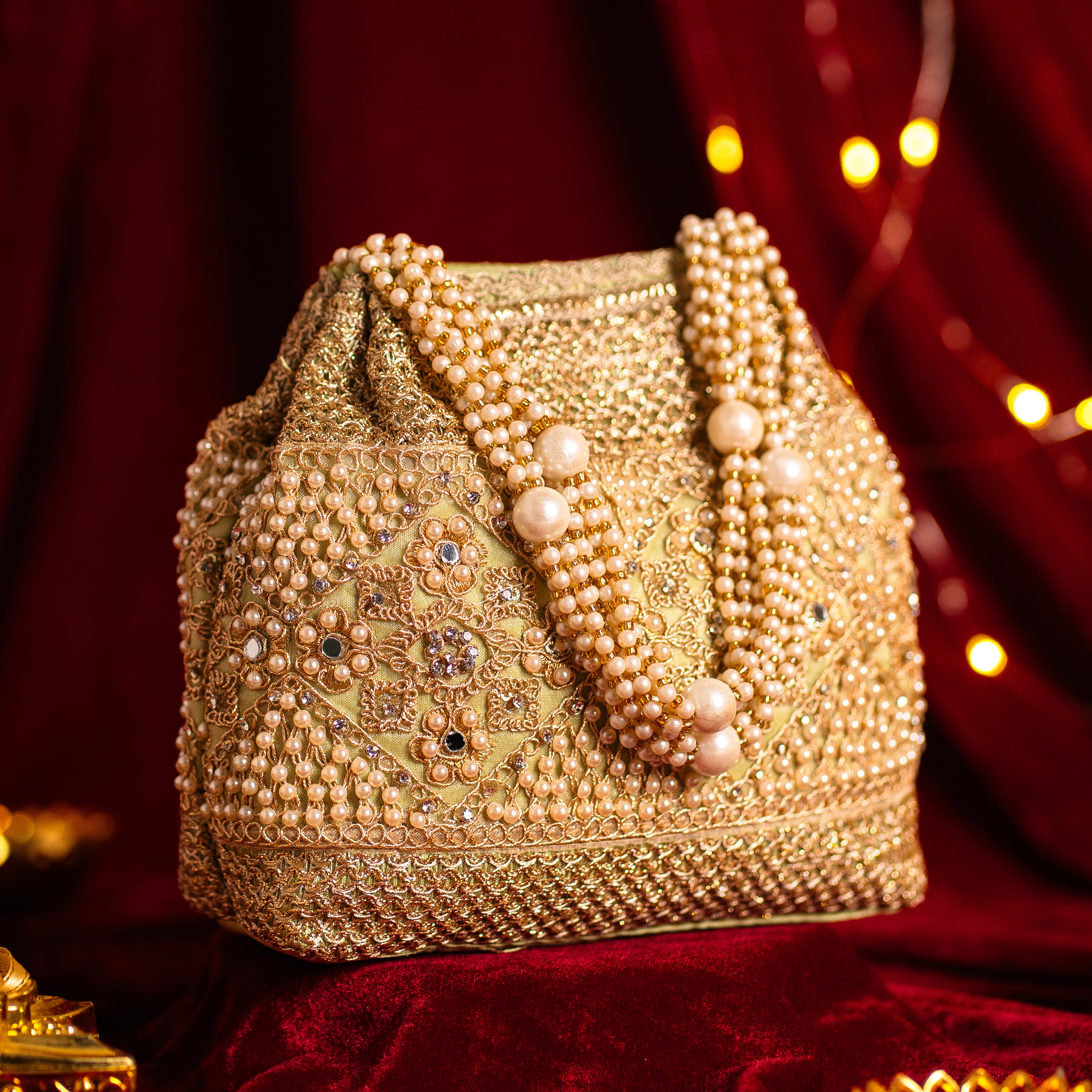 Pearl Elegance Potli