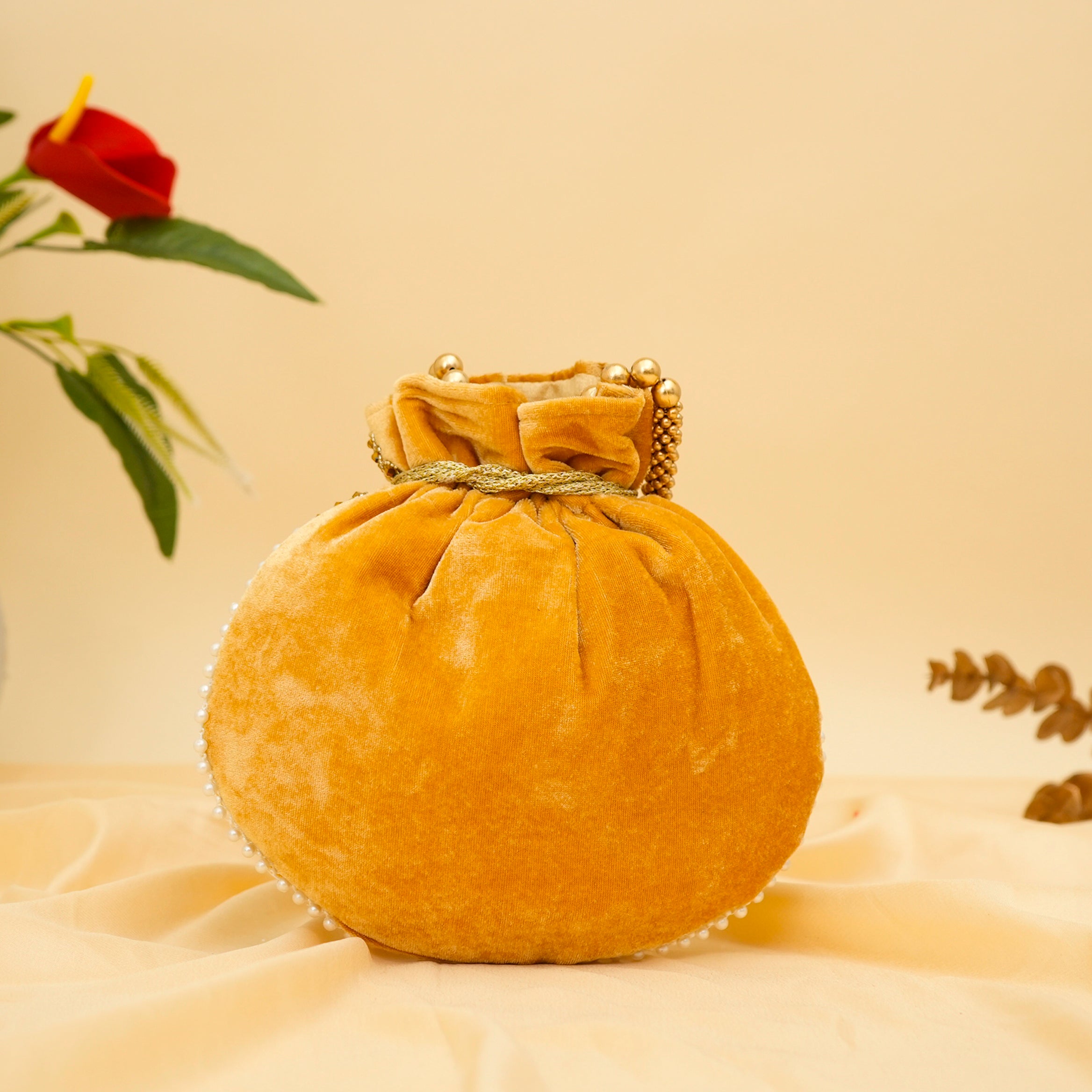 Graceful Threads Potli