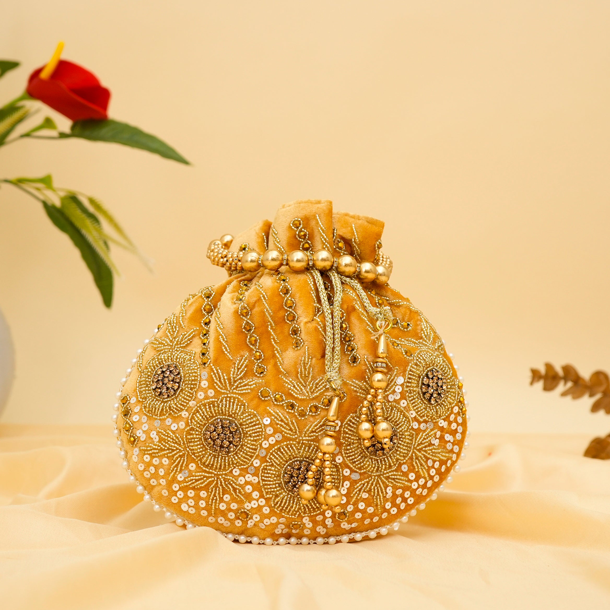 Graceful Threads Potli