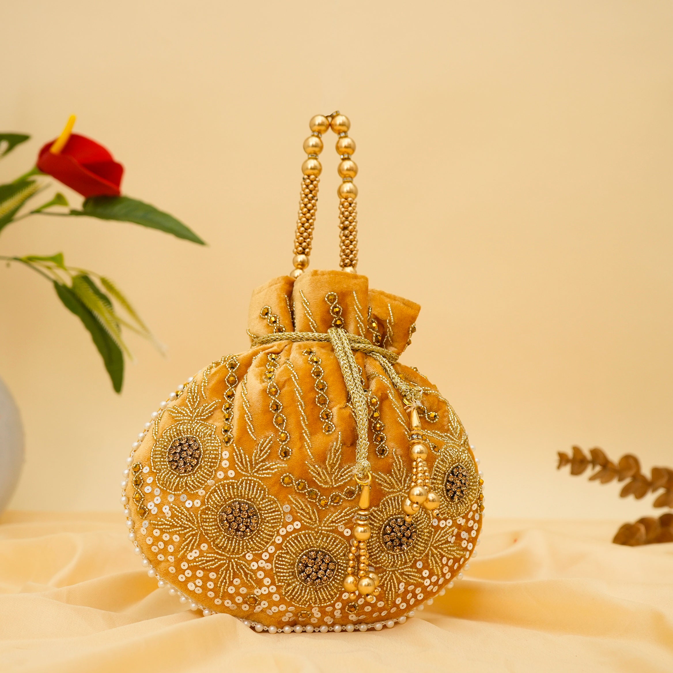 Graceful Threads Potli