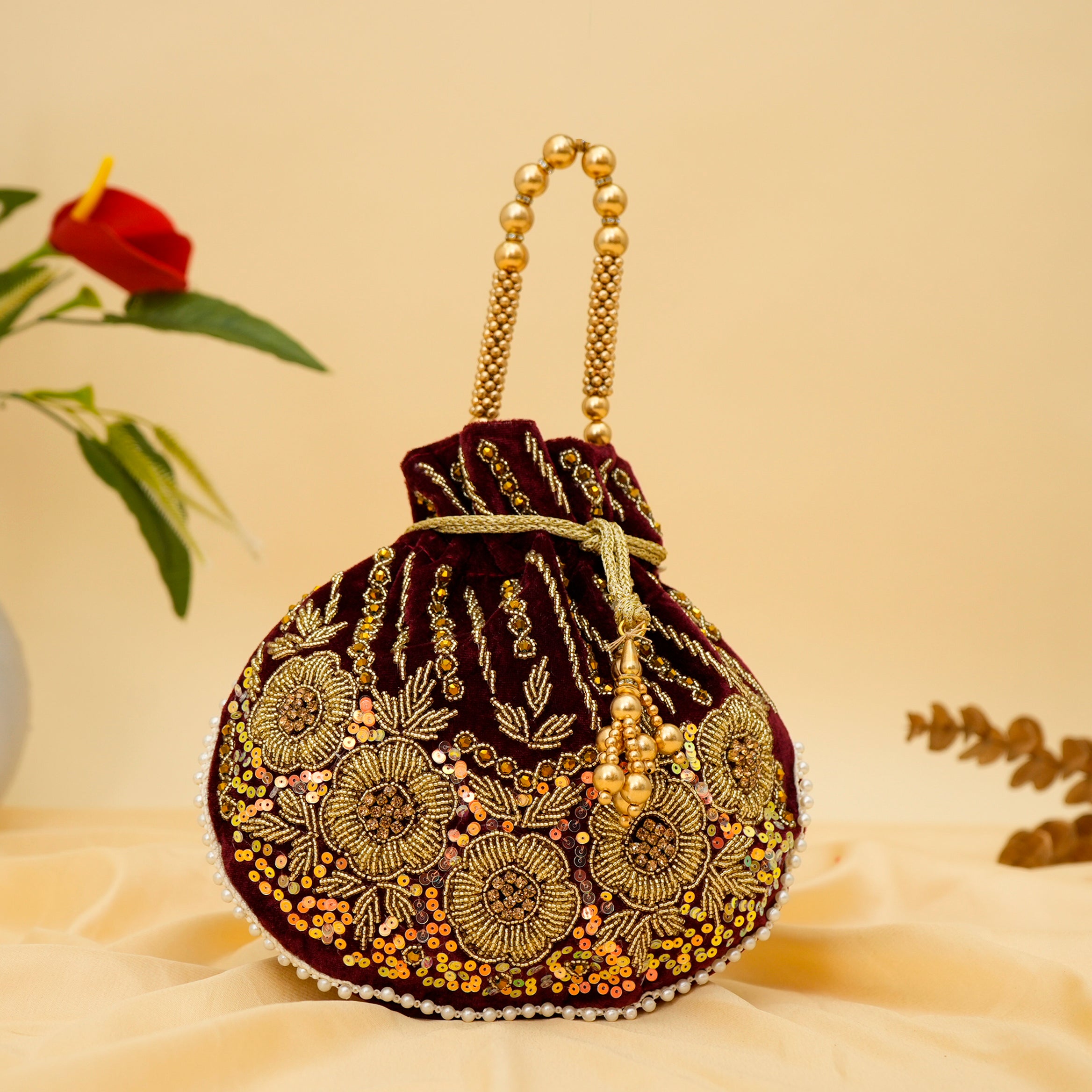 Graceful Threads Potli