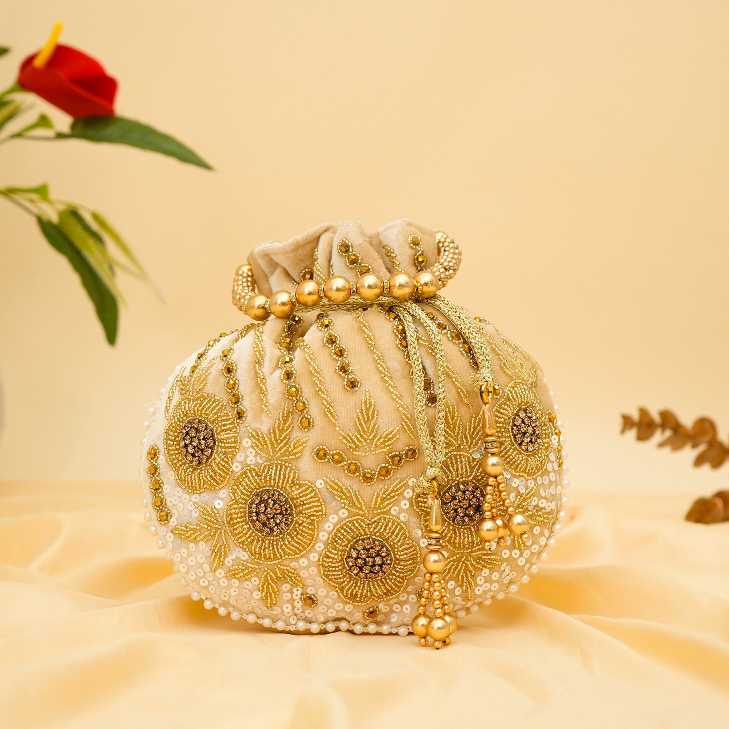 Graceful Threads Potli