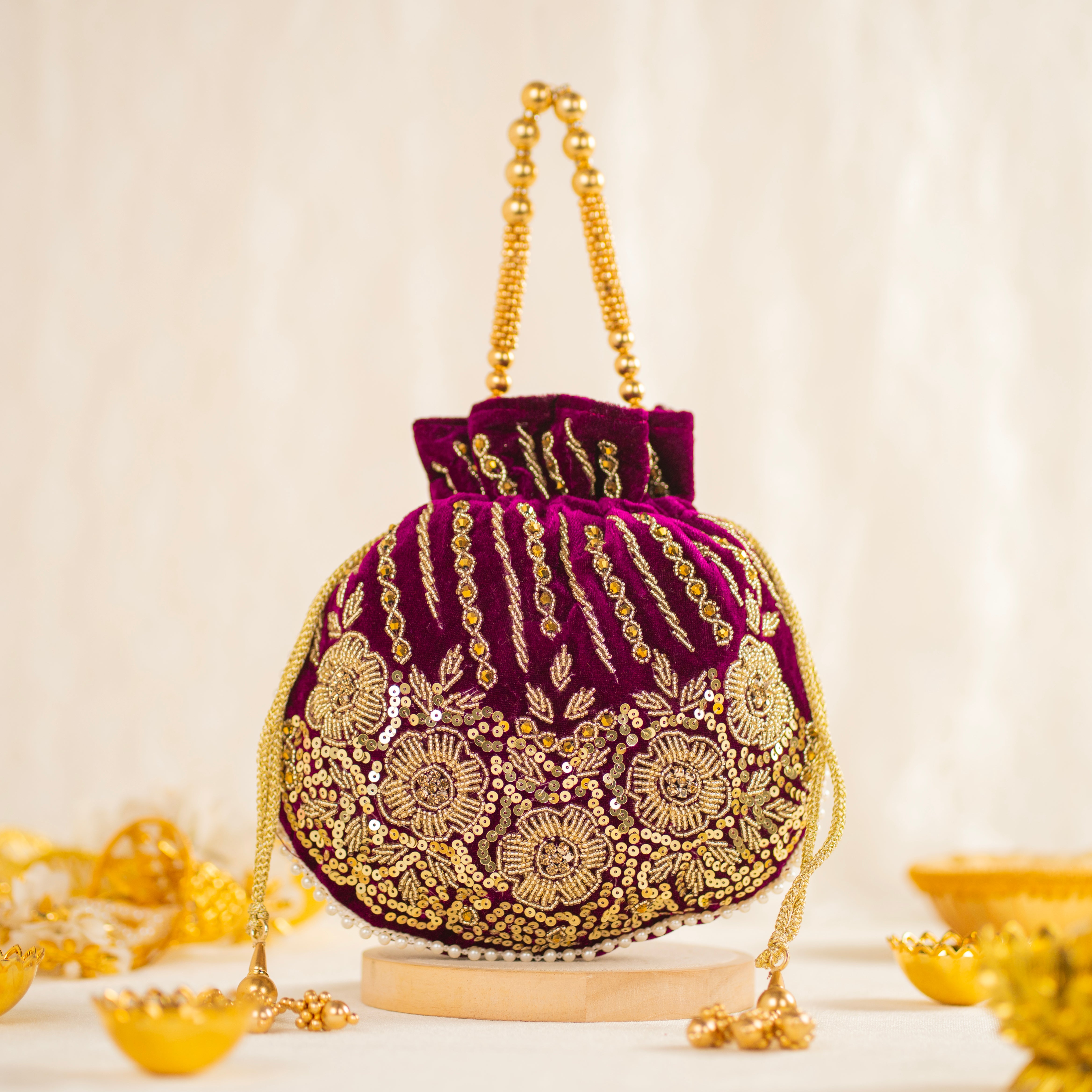 Graceful Threads Potli
