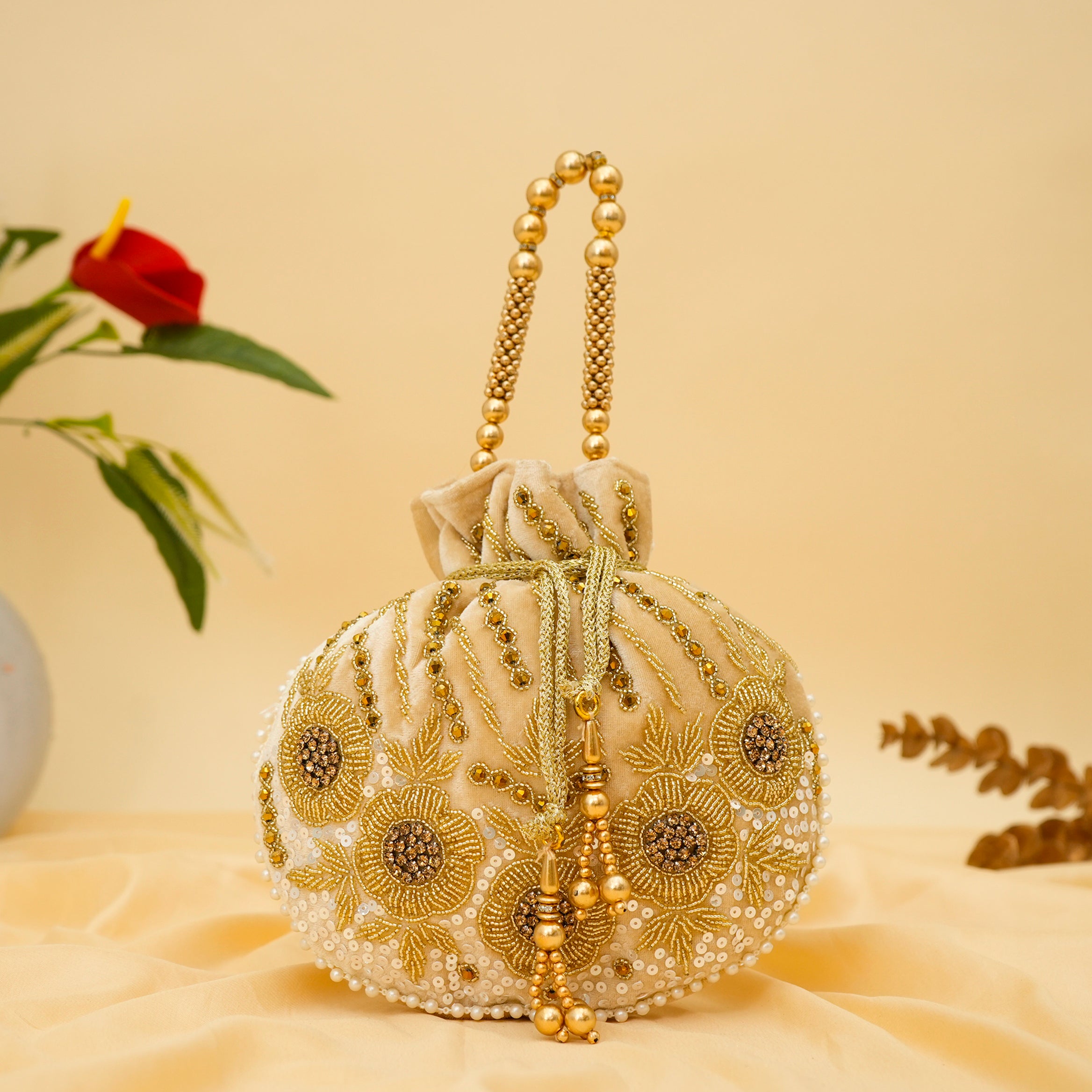 Graceful Threads Potli