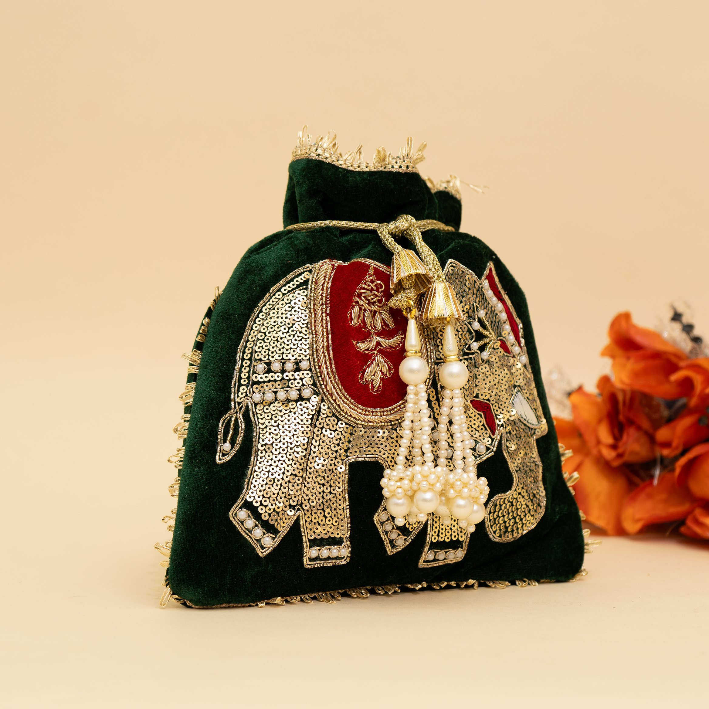 Rajsi Haathi Potli | Cara