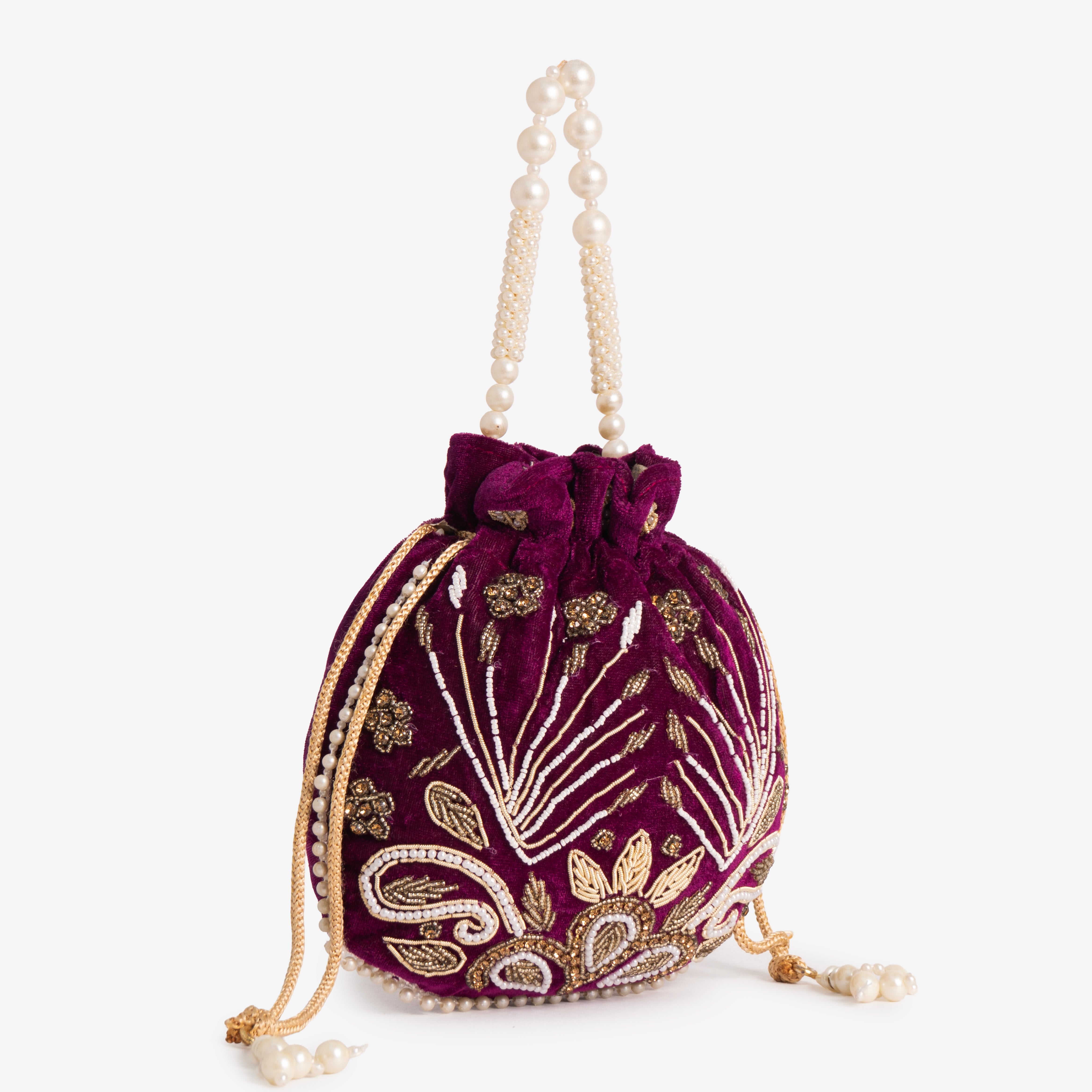 Majestic Charm | Cara