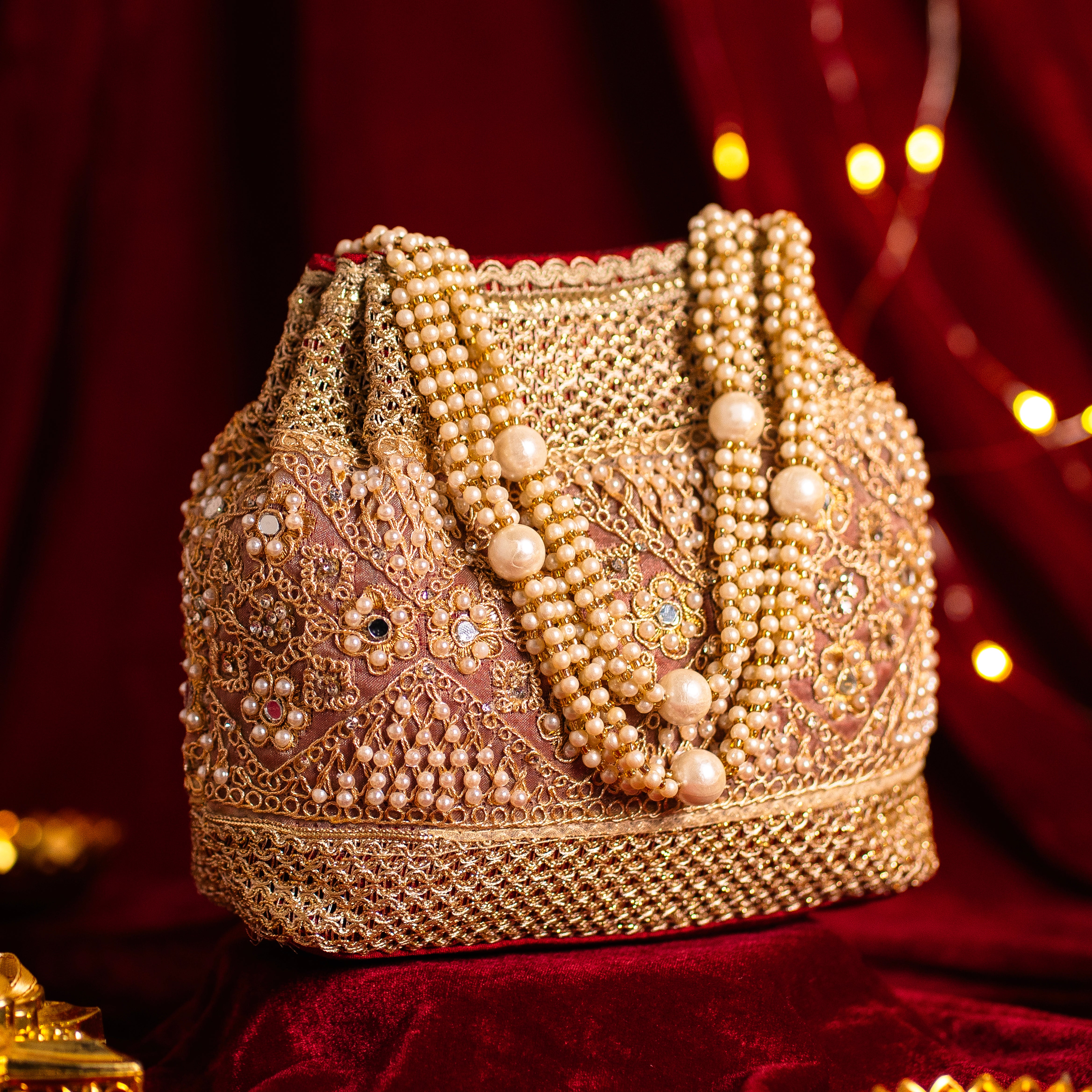 Pearl Elegance Potli