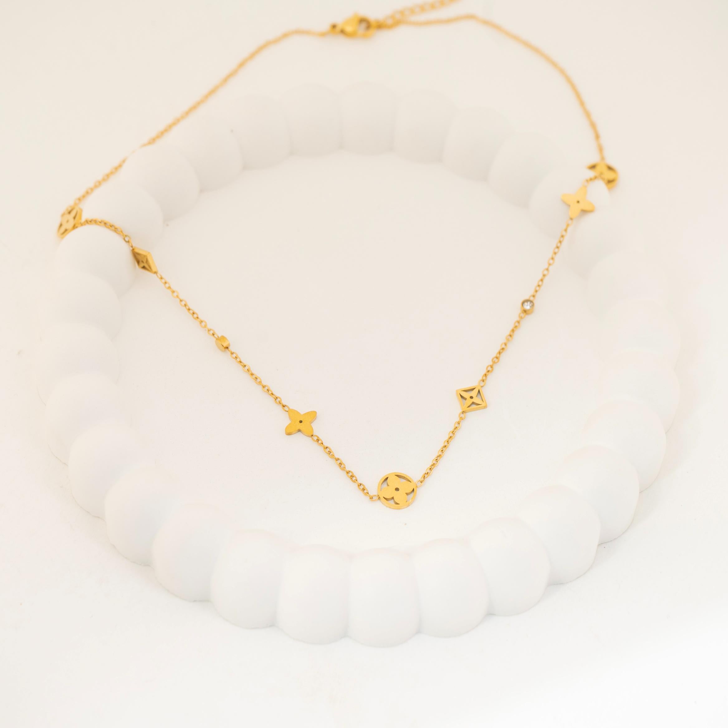 Clover Shine Necklace