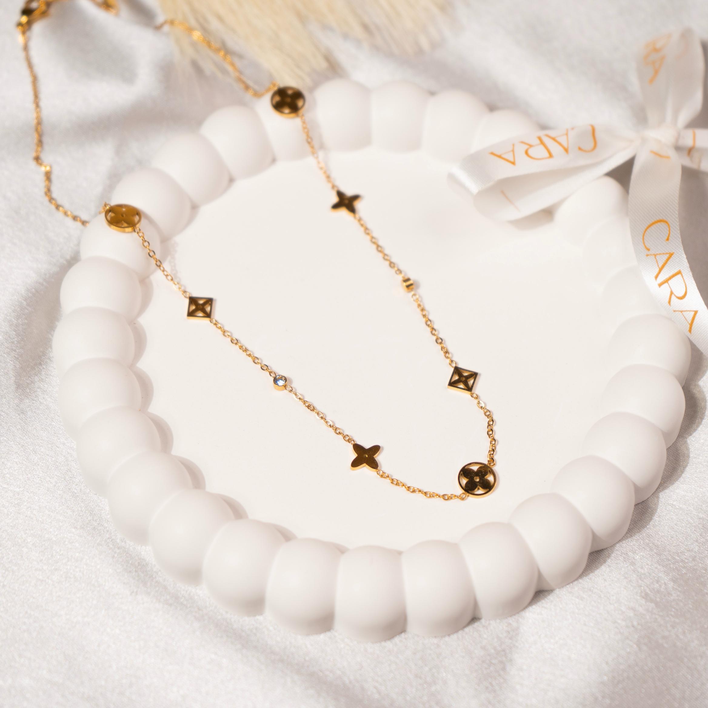 Clover Shine Necklace