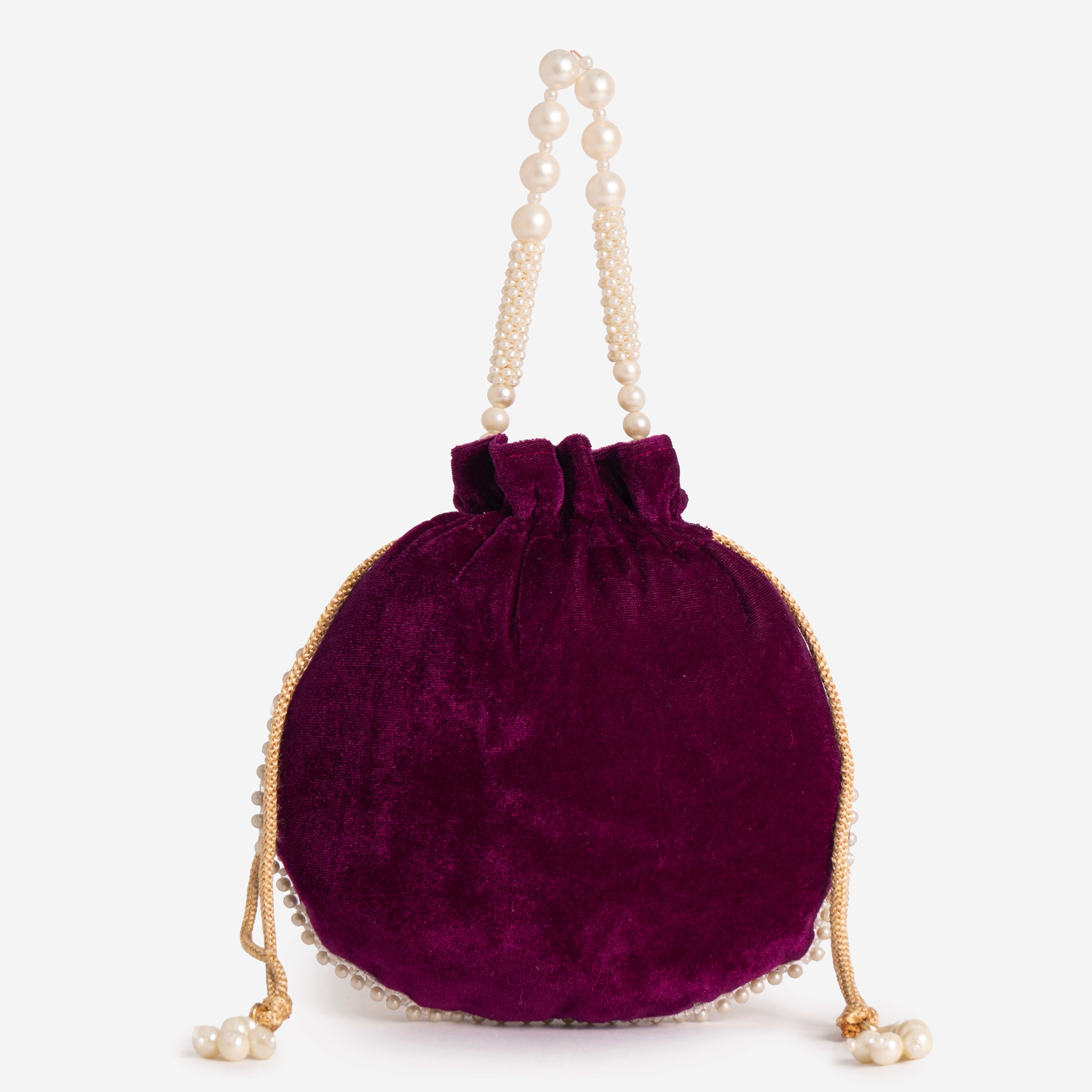 Majestic Charm | Cara