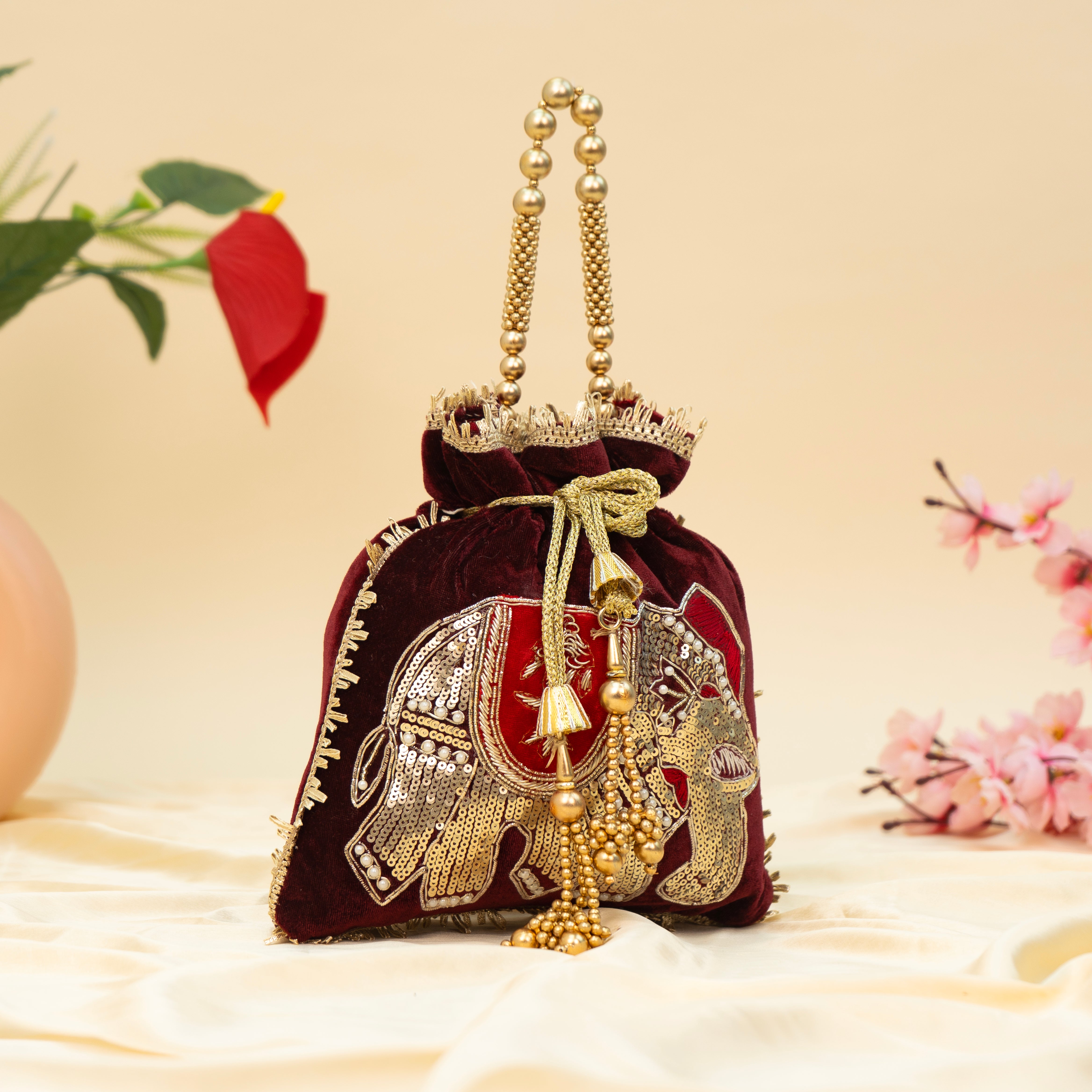 Rajsi Haathi Potli | Cara