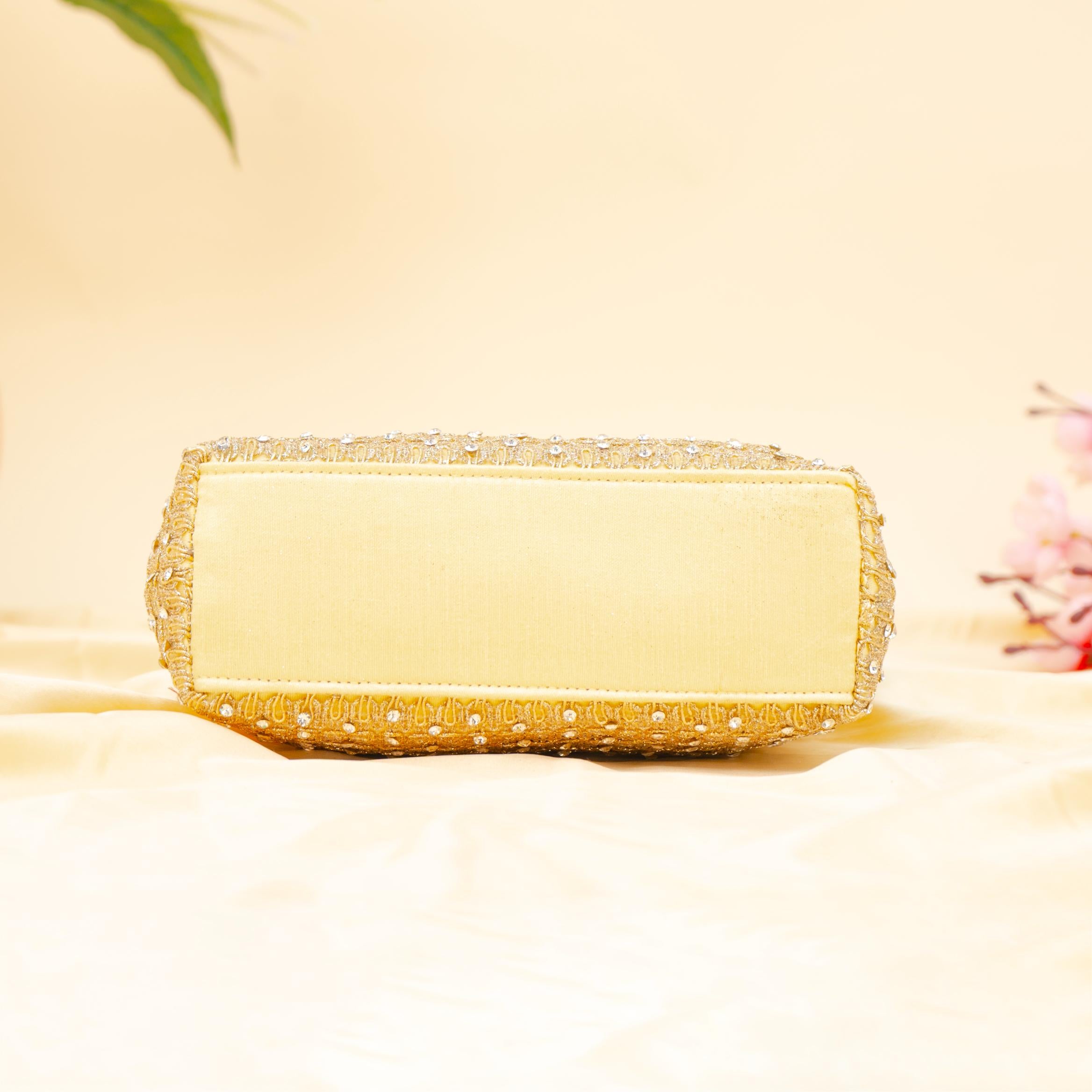 Pearl Mesh Glam Potli