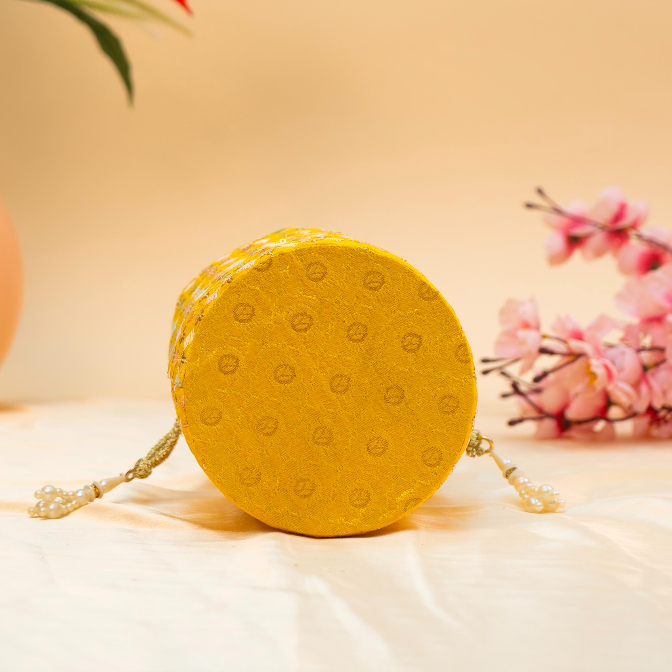 Tradition Weave Potli