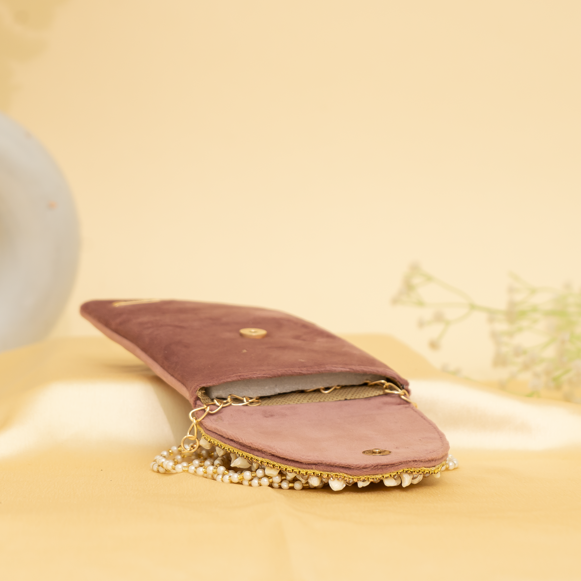 Velvet Pearl Mobile Sling| cara