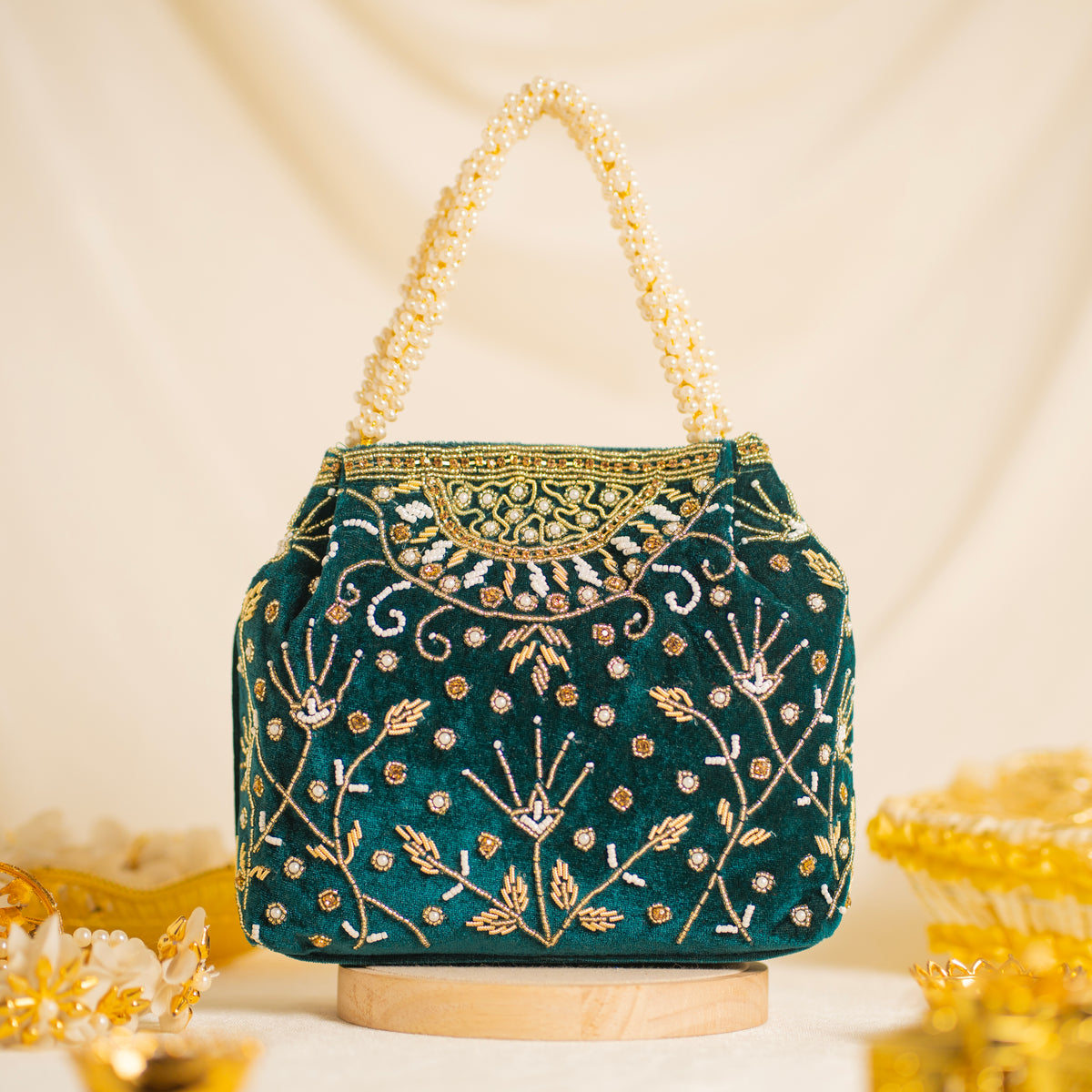 Bridal Pearlstone Velvet Potli
