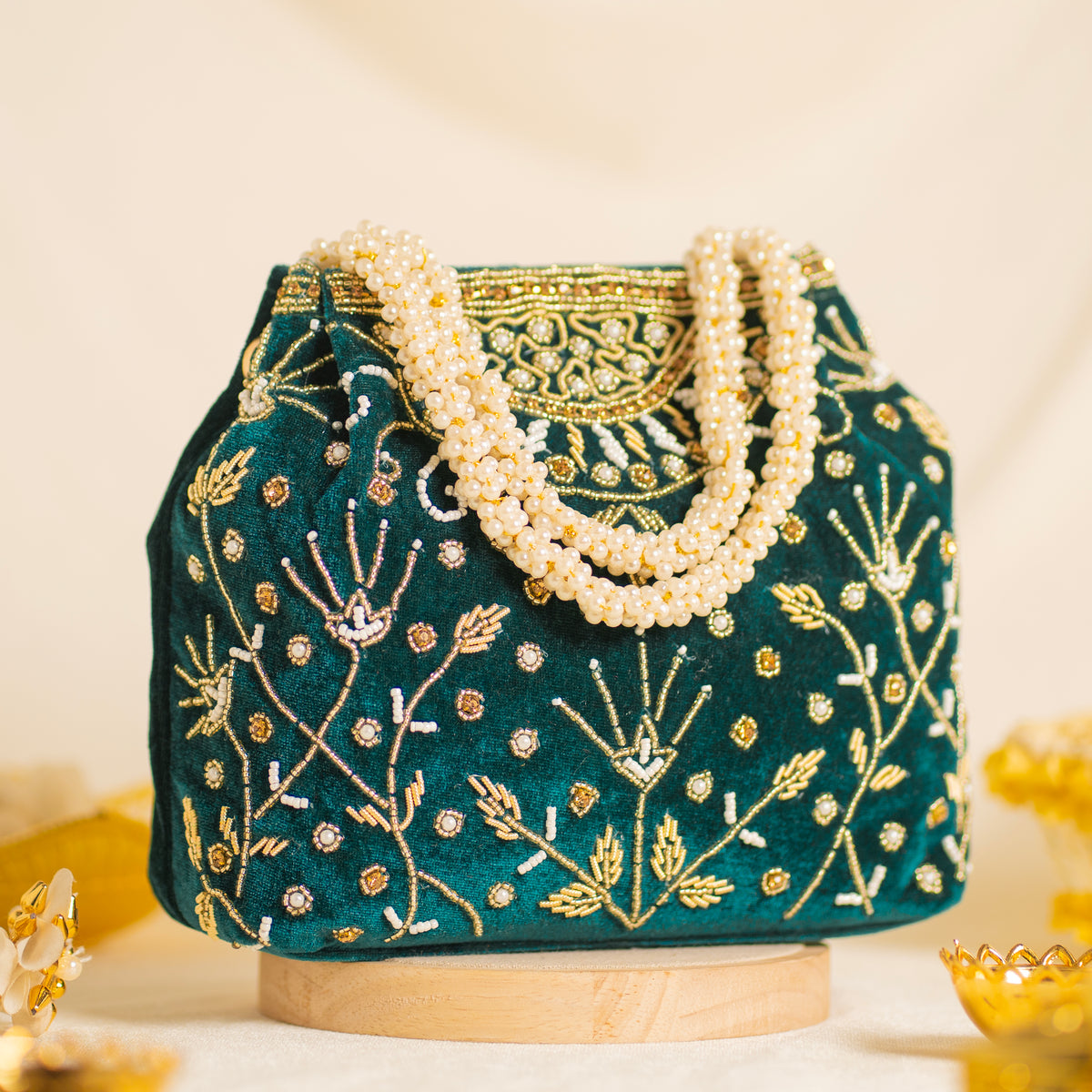 Bridal Pearlstone Velvet Potli