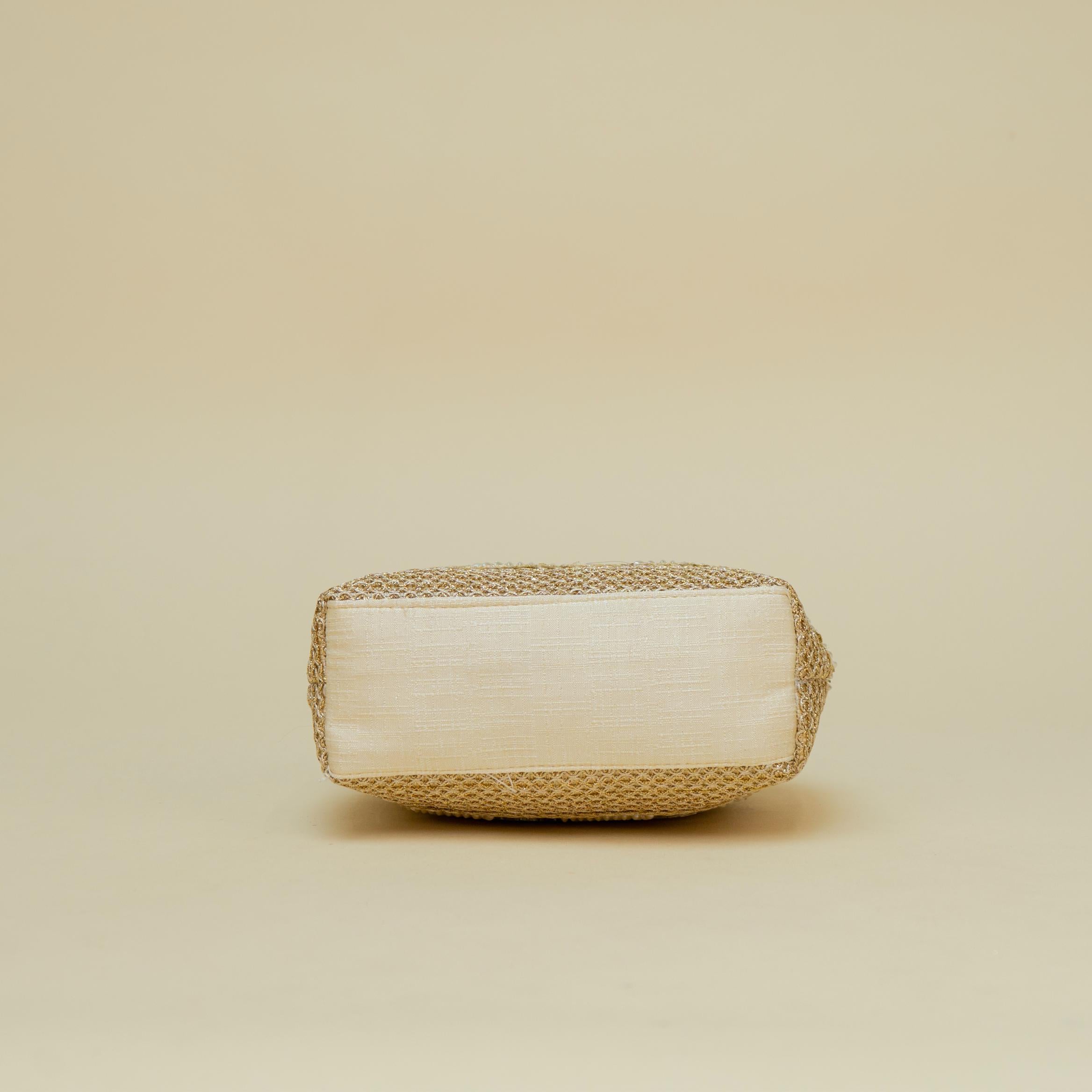 Ornate Handle Potli